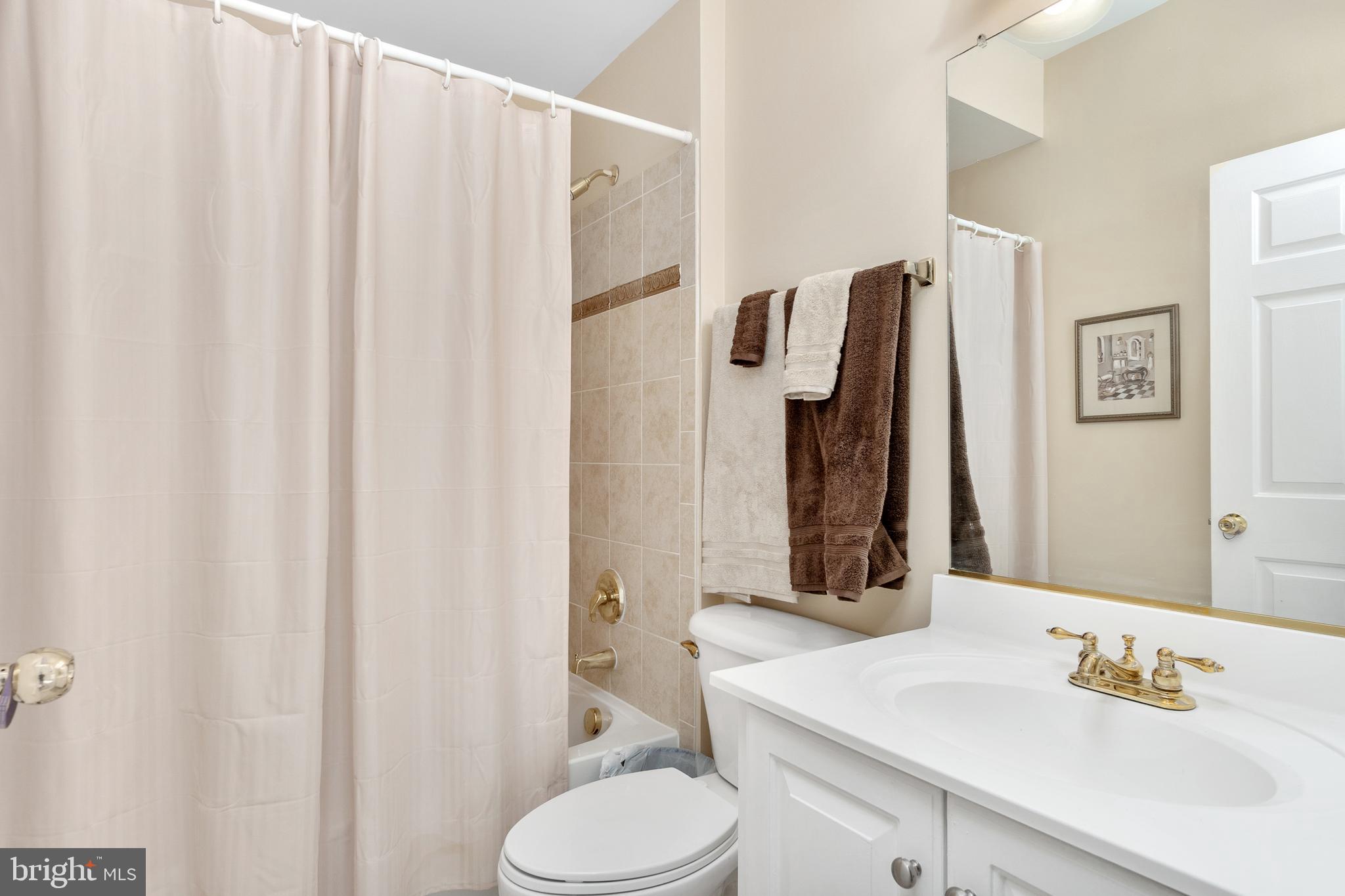 PARADISE MANOR - Residential