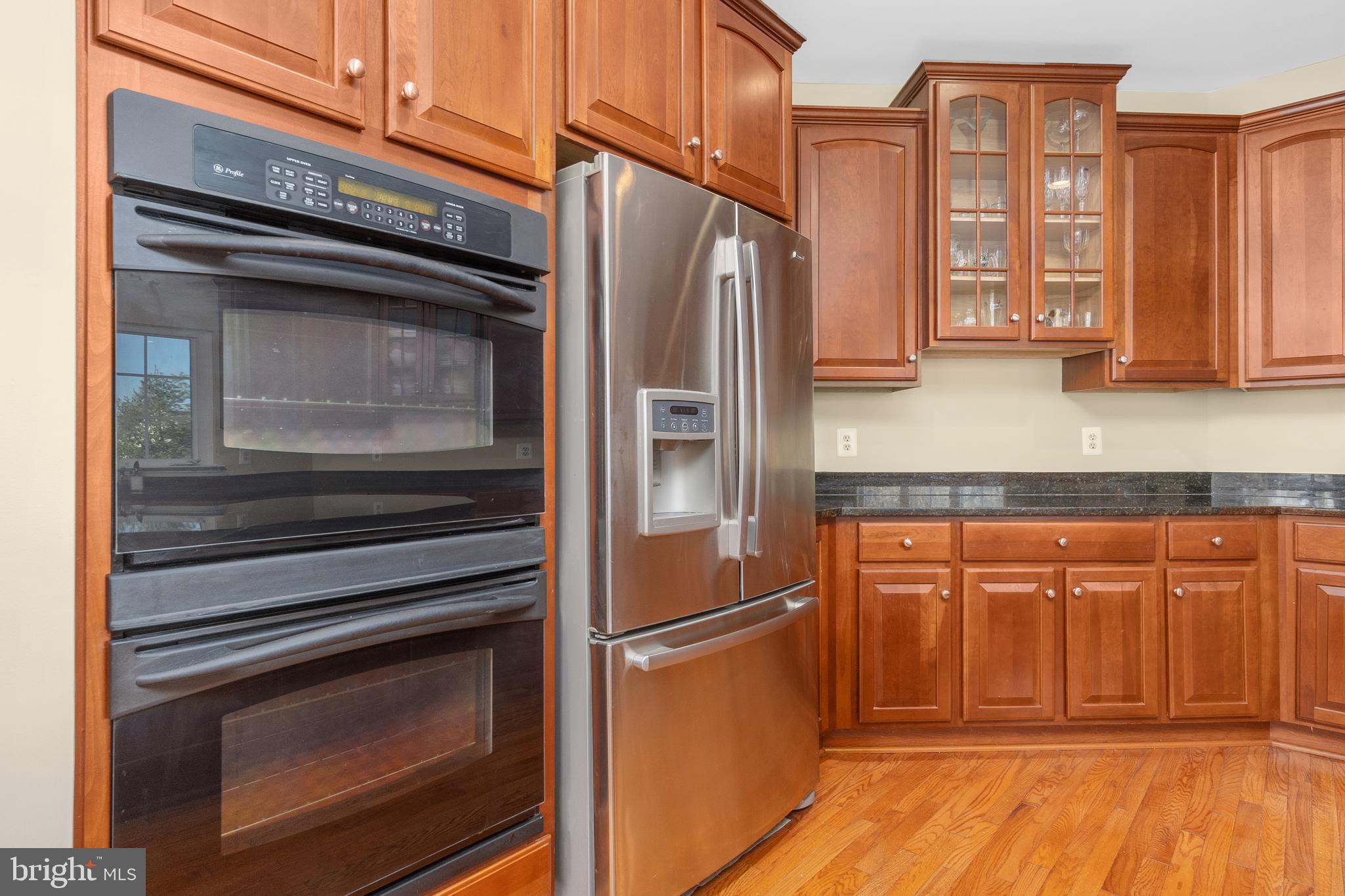 PARADISE MANOR - Residential