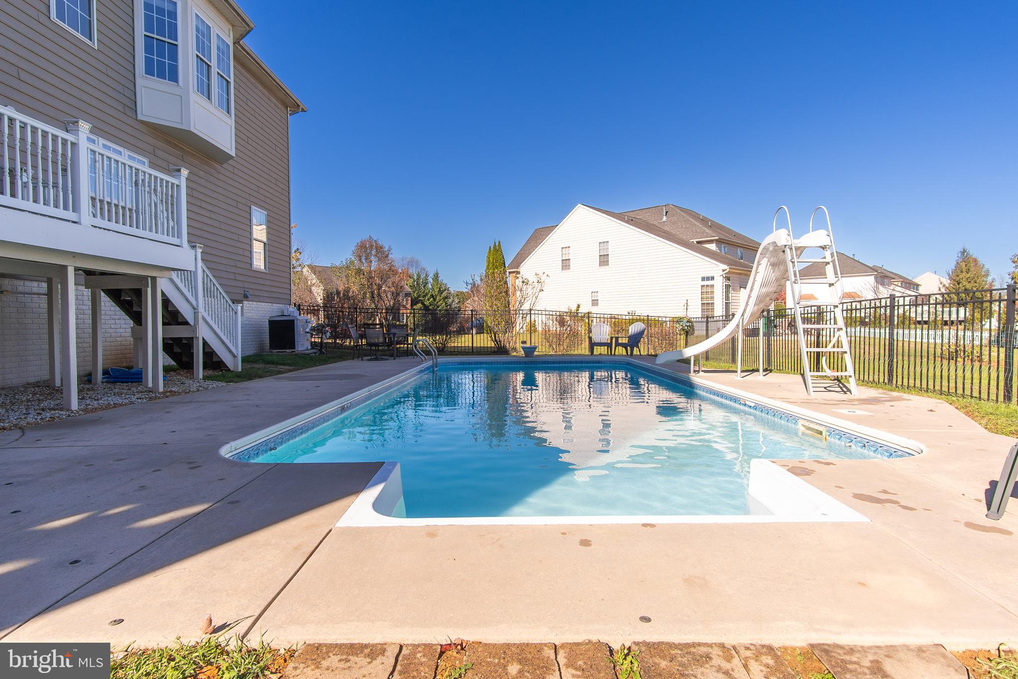 PARADISE MANOR - Residential