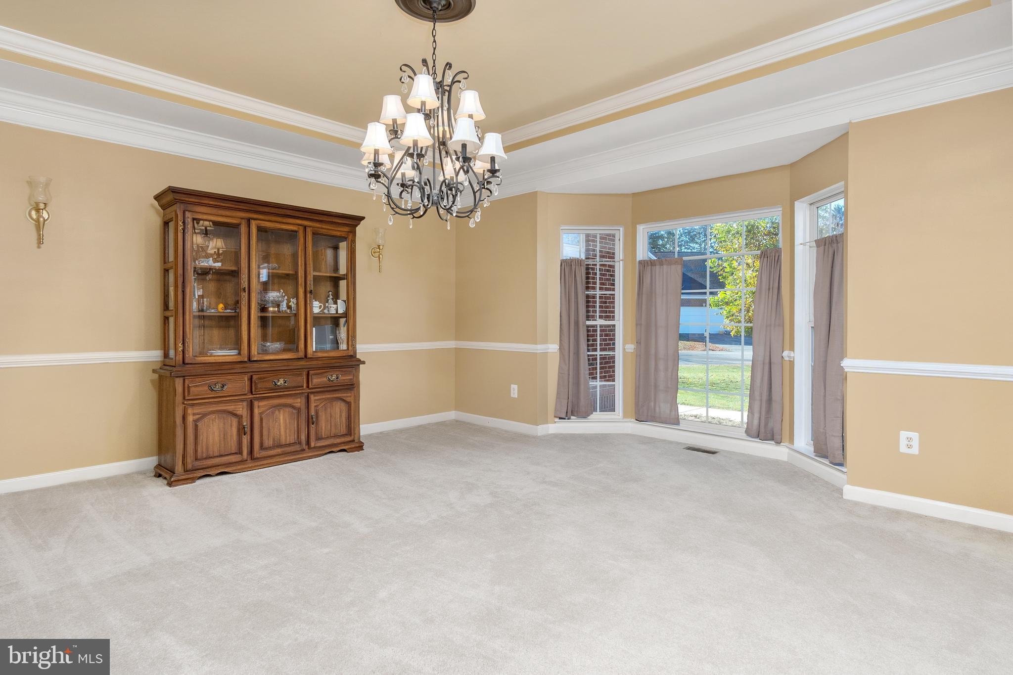 PARADISE MANOR - Residential