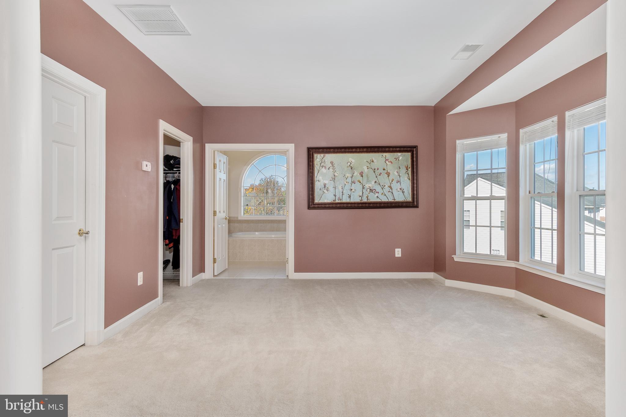 PARADISE MANOR - Residential