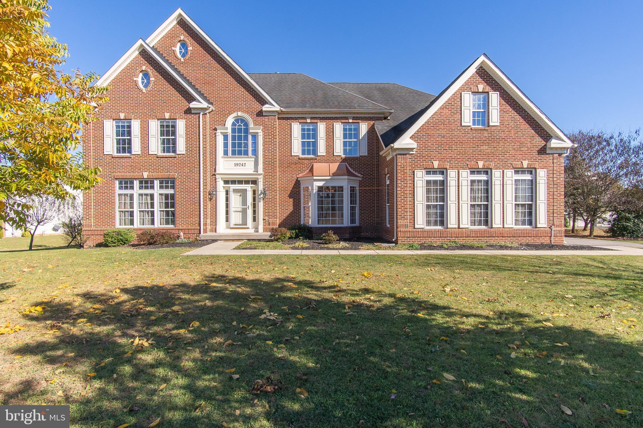 PARADISE MANOR - Residential