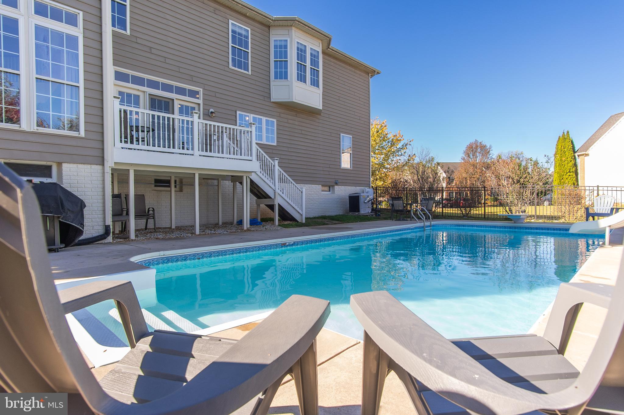 PARADISE MANOR - Residential