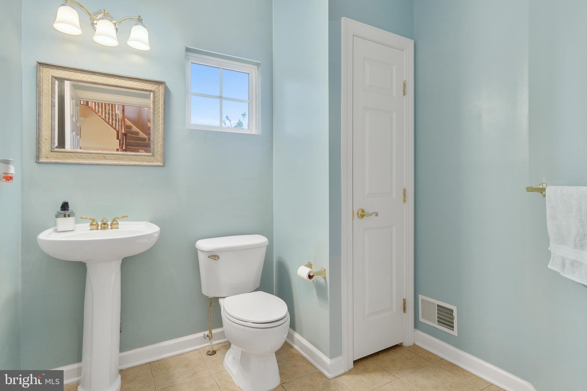 PARADISE MANOR - Residential