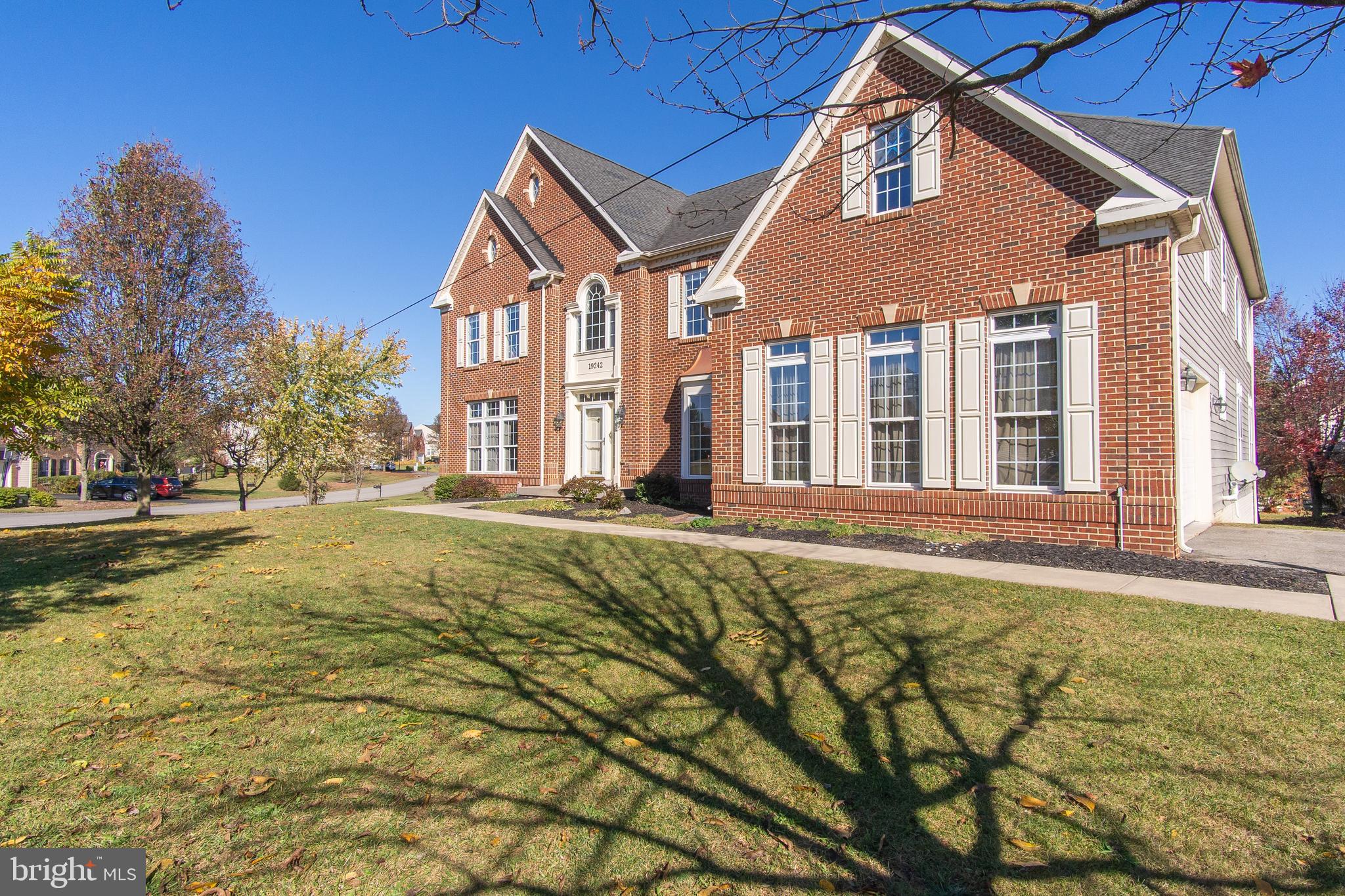 PARADISE MANOR - Residential