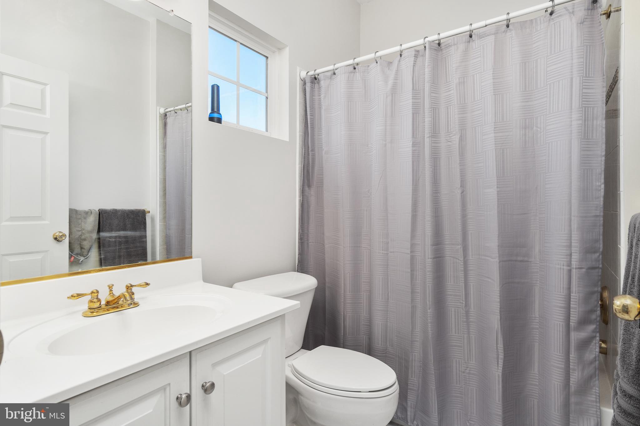 PARADISE MANOR - Residential