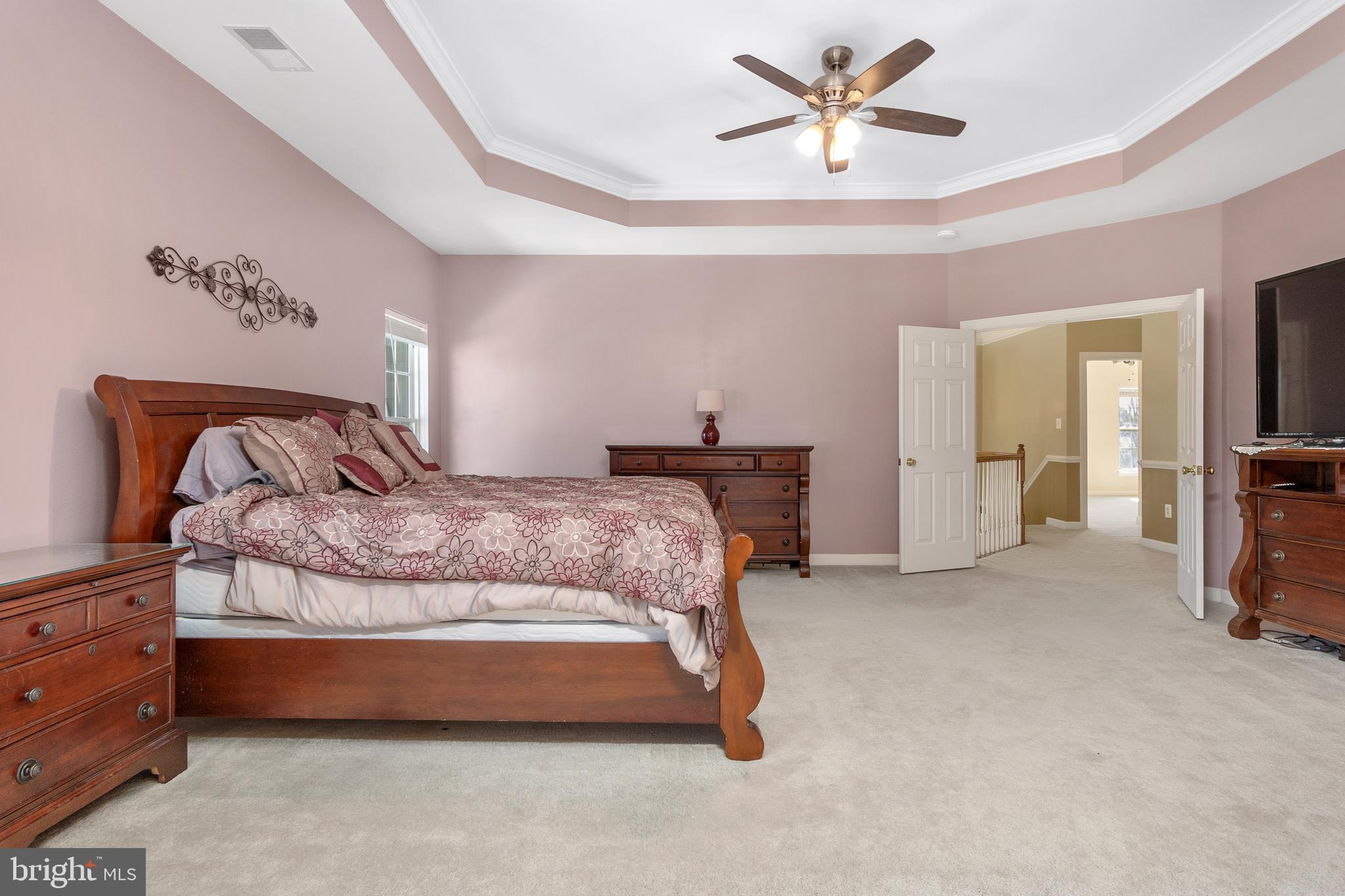 PARADISE MANOR - Residential