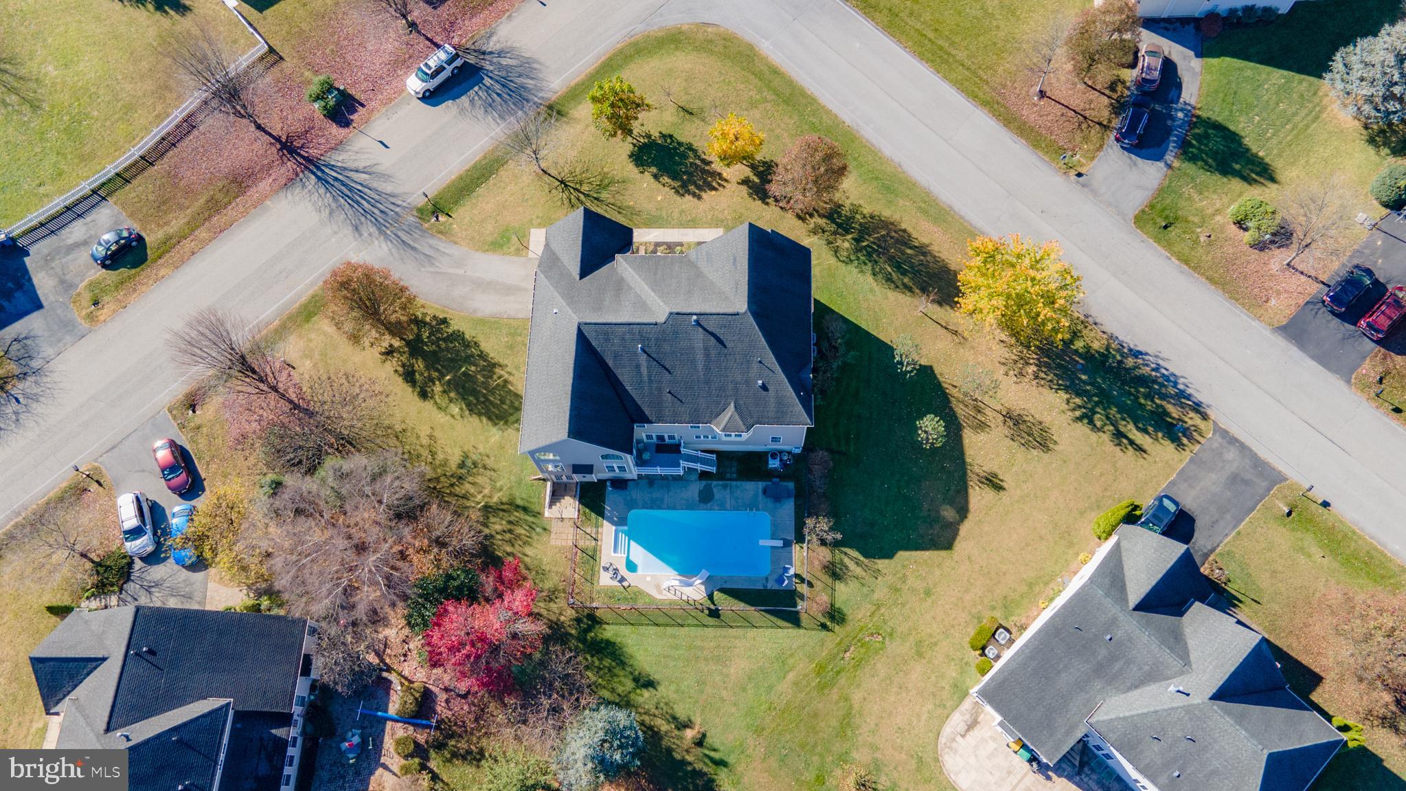 PARADISE MANOR - Residential