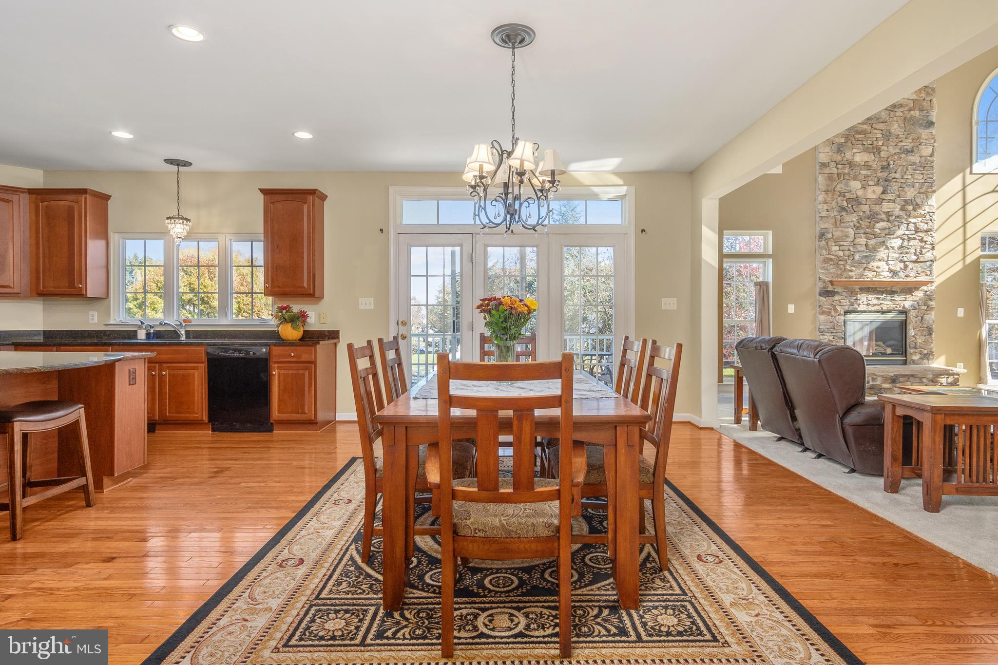 PARADISE MANOR - Residential