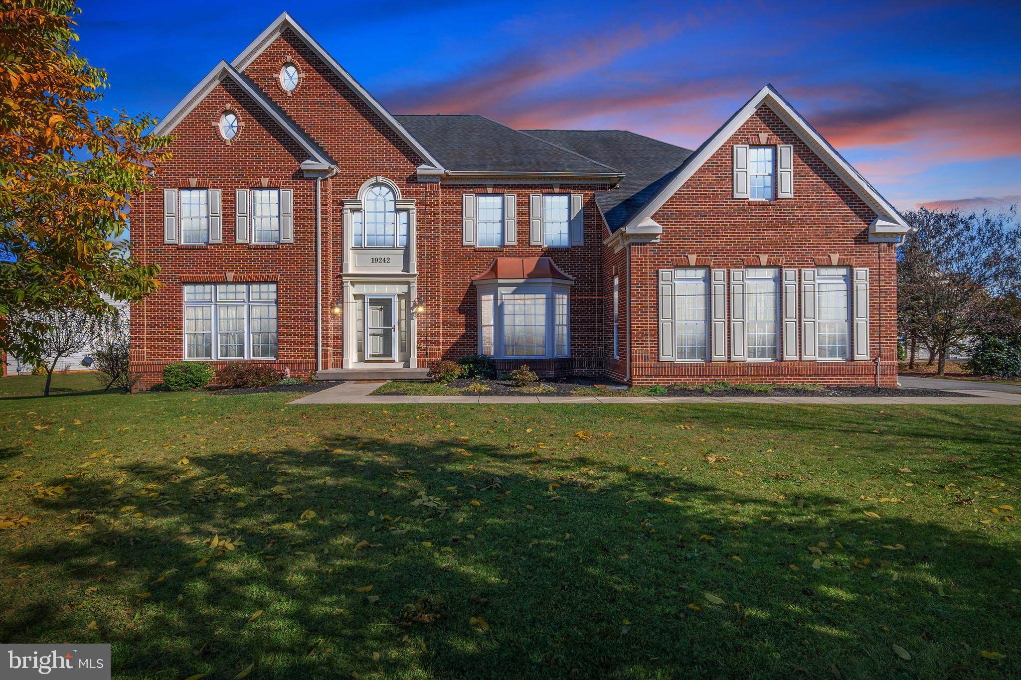 PARADISE MANOR - Residential