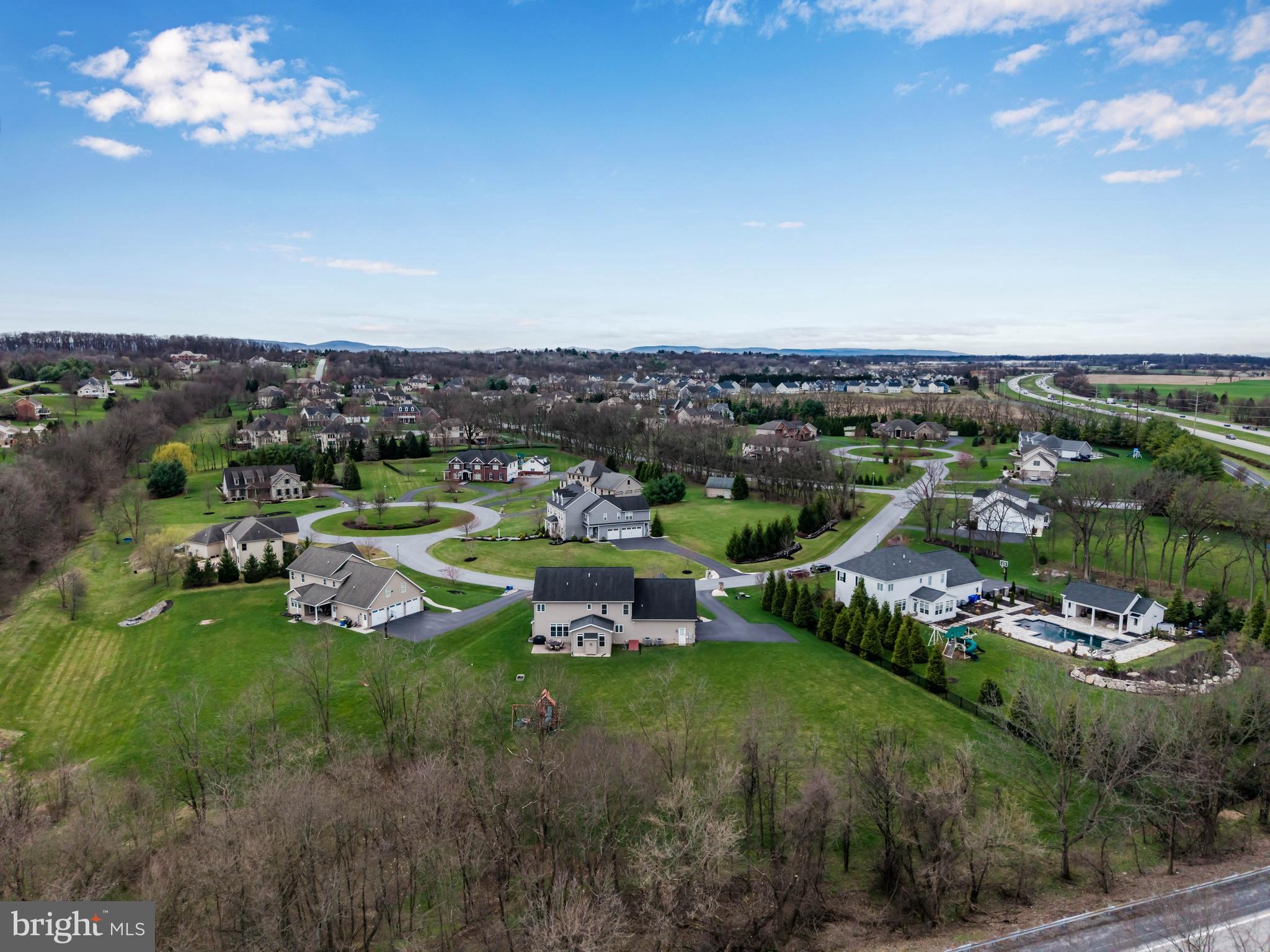 HILLSIDE FARMS - Residential