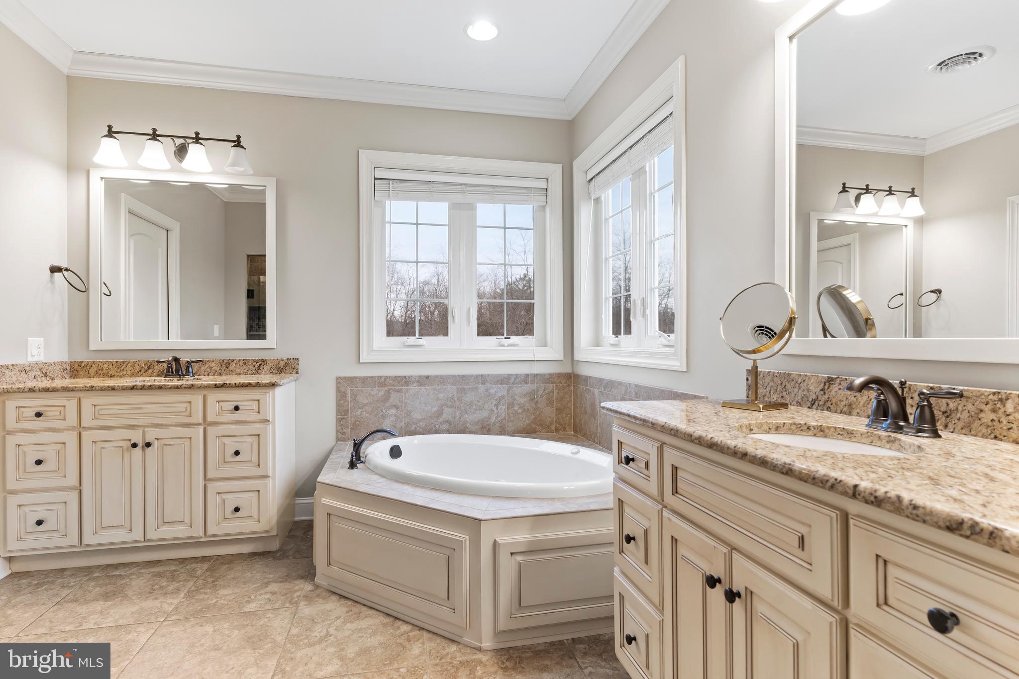 HILLSIDE FARMS - Residential