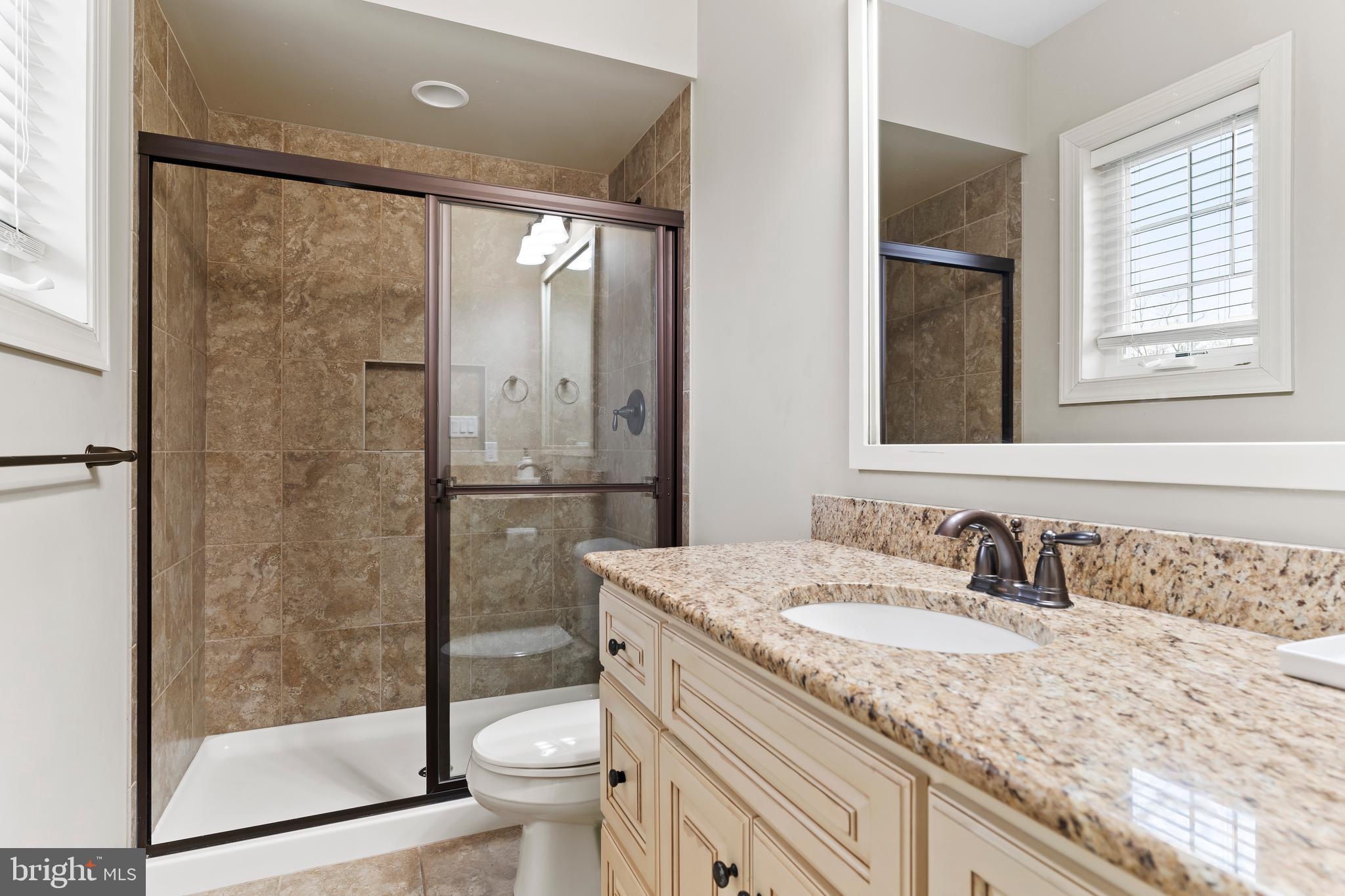 HILLSIDE FARMS - Residential