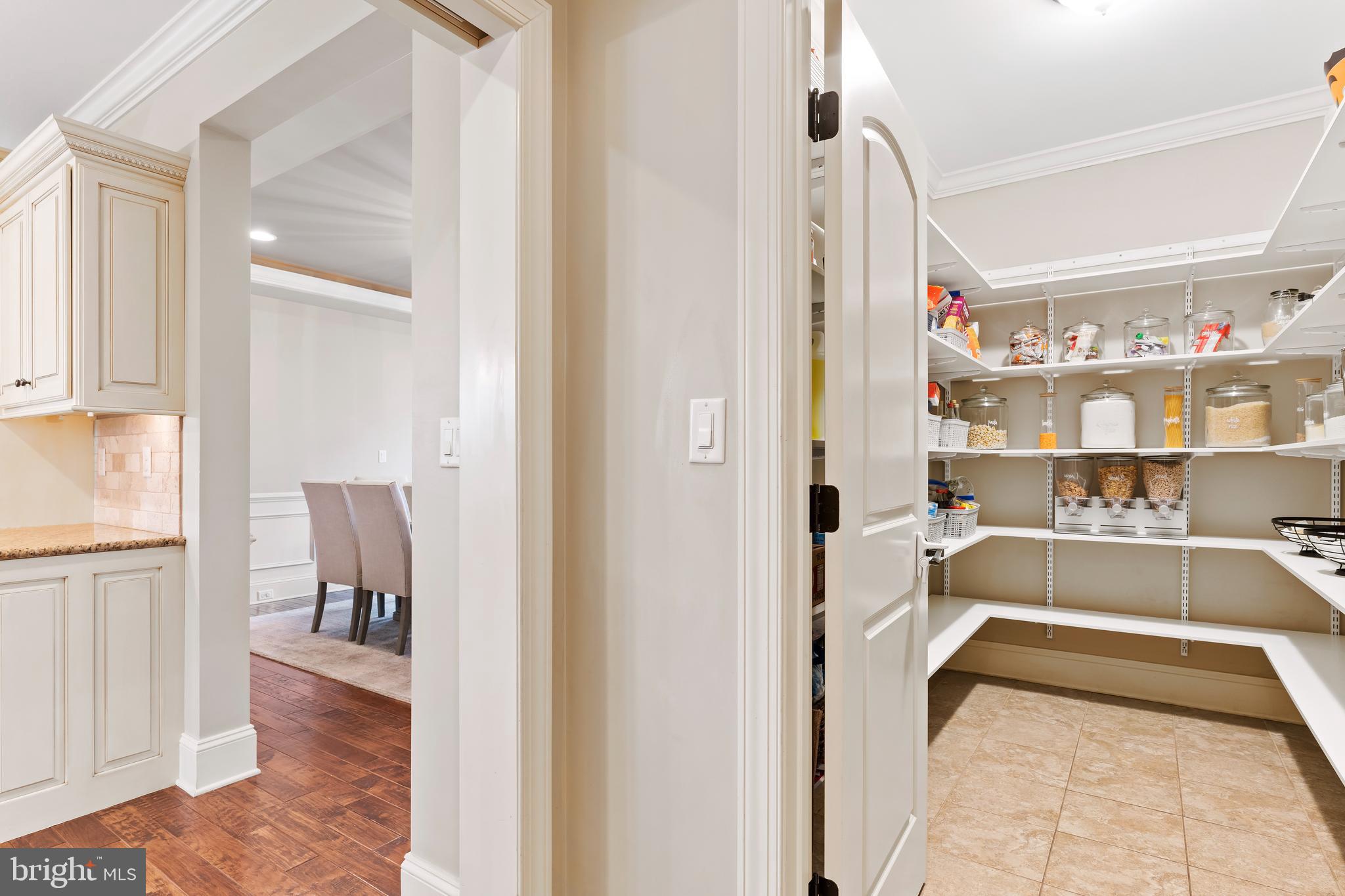 HILLSIDE FARMS - Residential