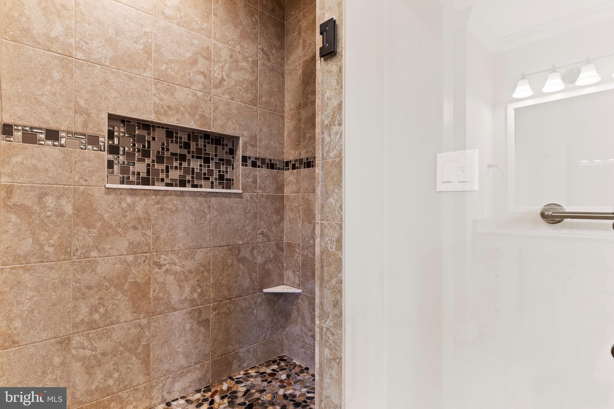 HILLSIDE FARMS - Residential