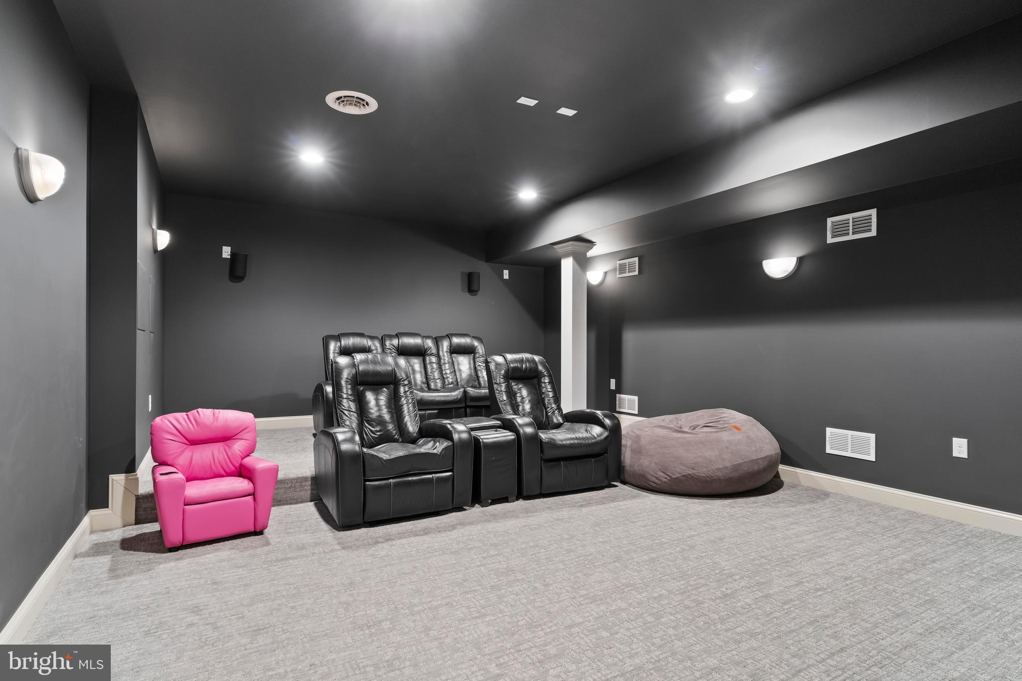 HILLSIDE FARMS - Residential