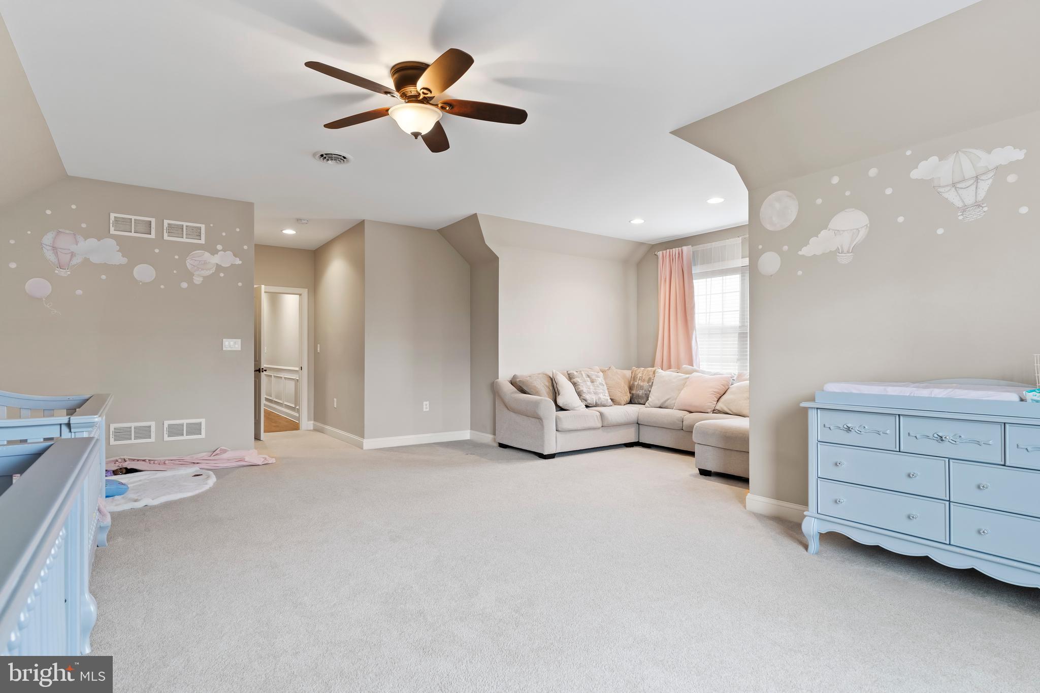 HILLSIDE FARMS - Residential