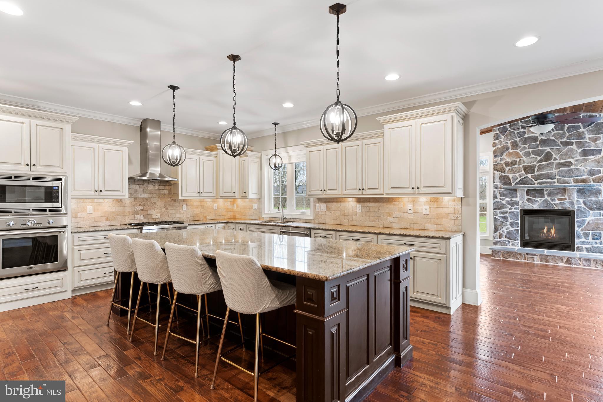 HILLSIDE FARMS - Residential