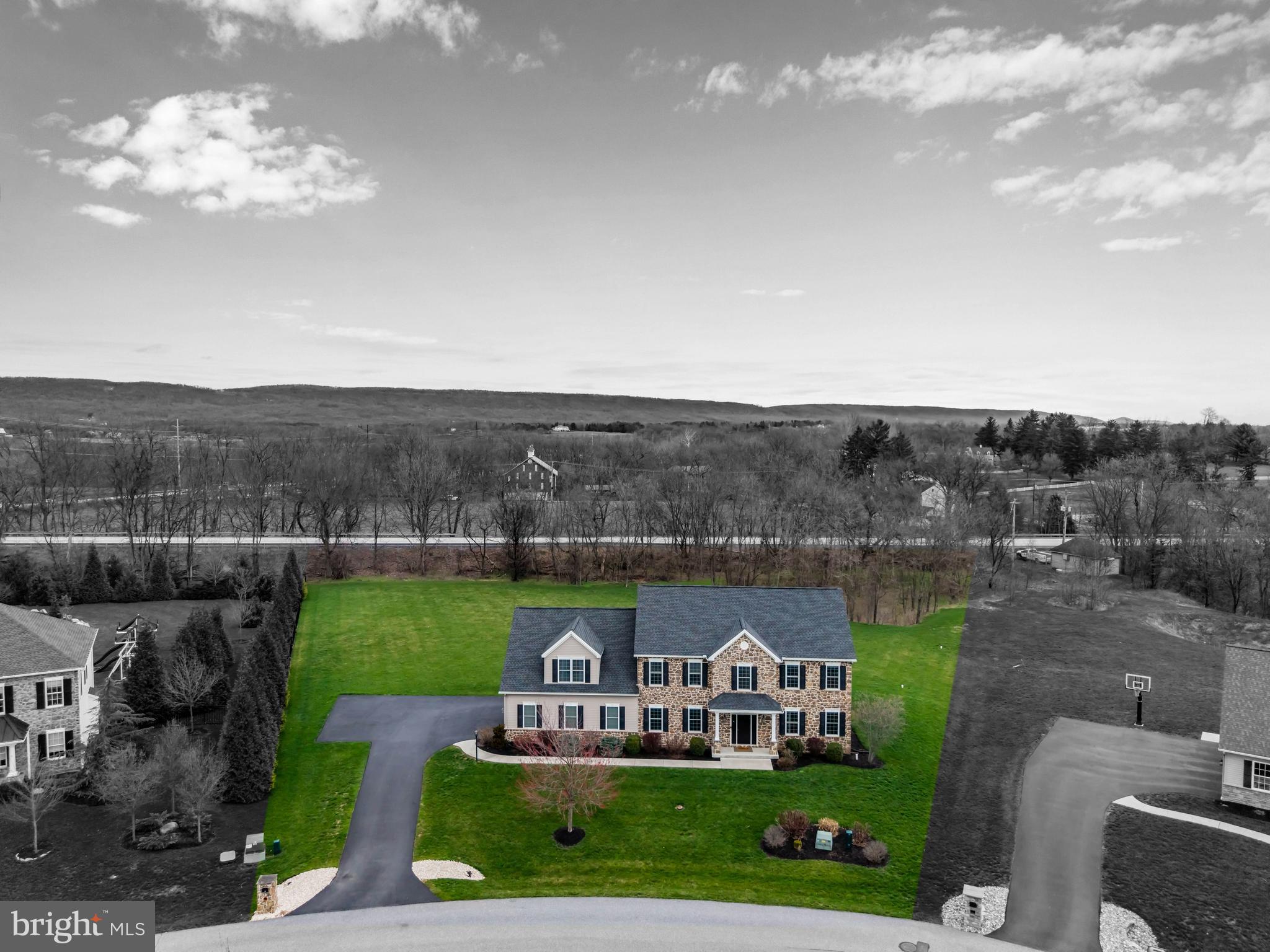 HILLSIDE FARMS - Residential