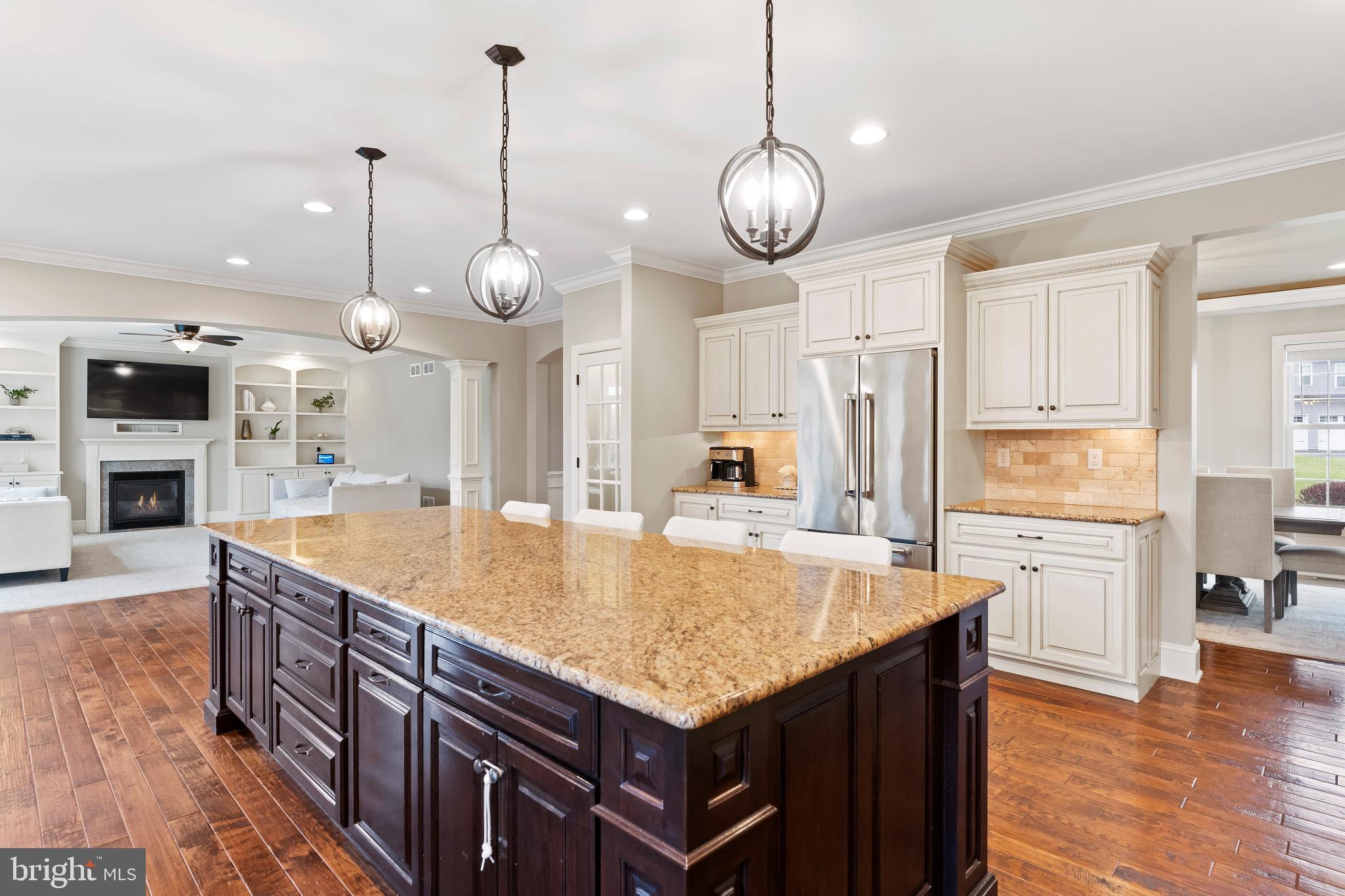 HILLSIDE FARMS - Residential