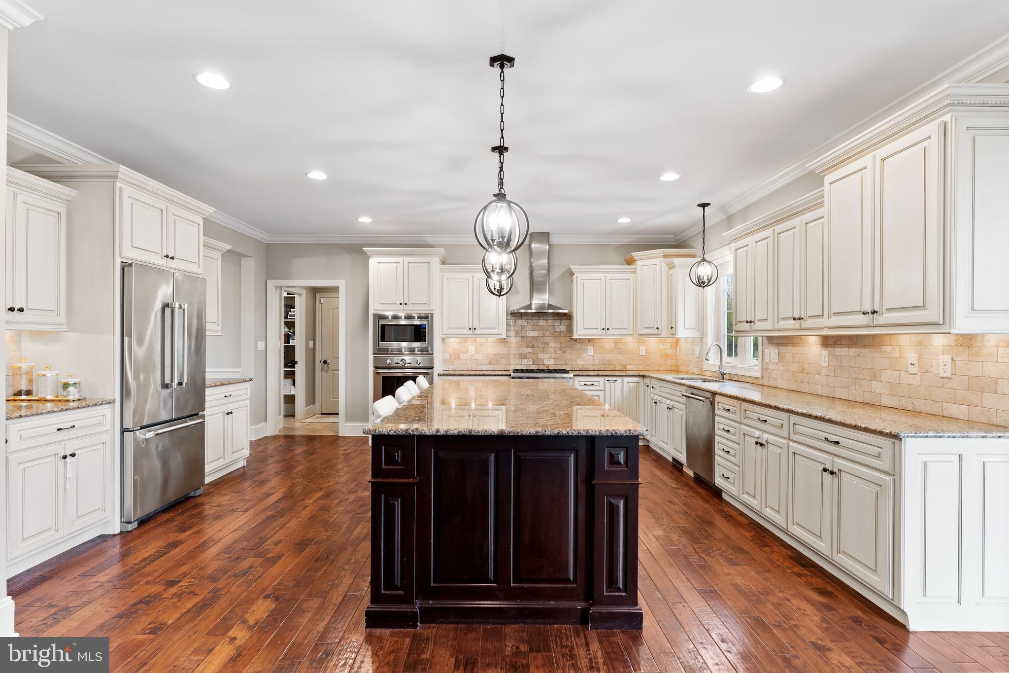 HILLSIDE FARMS - Residential