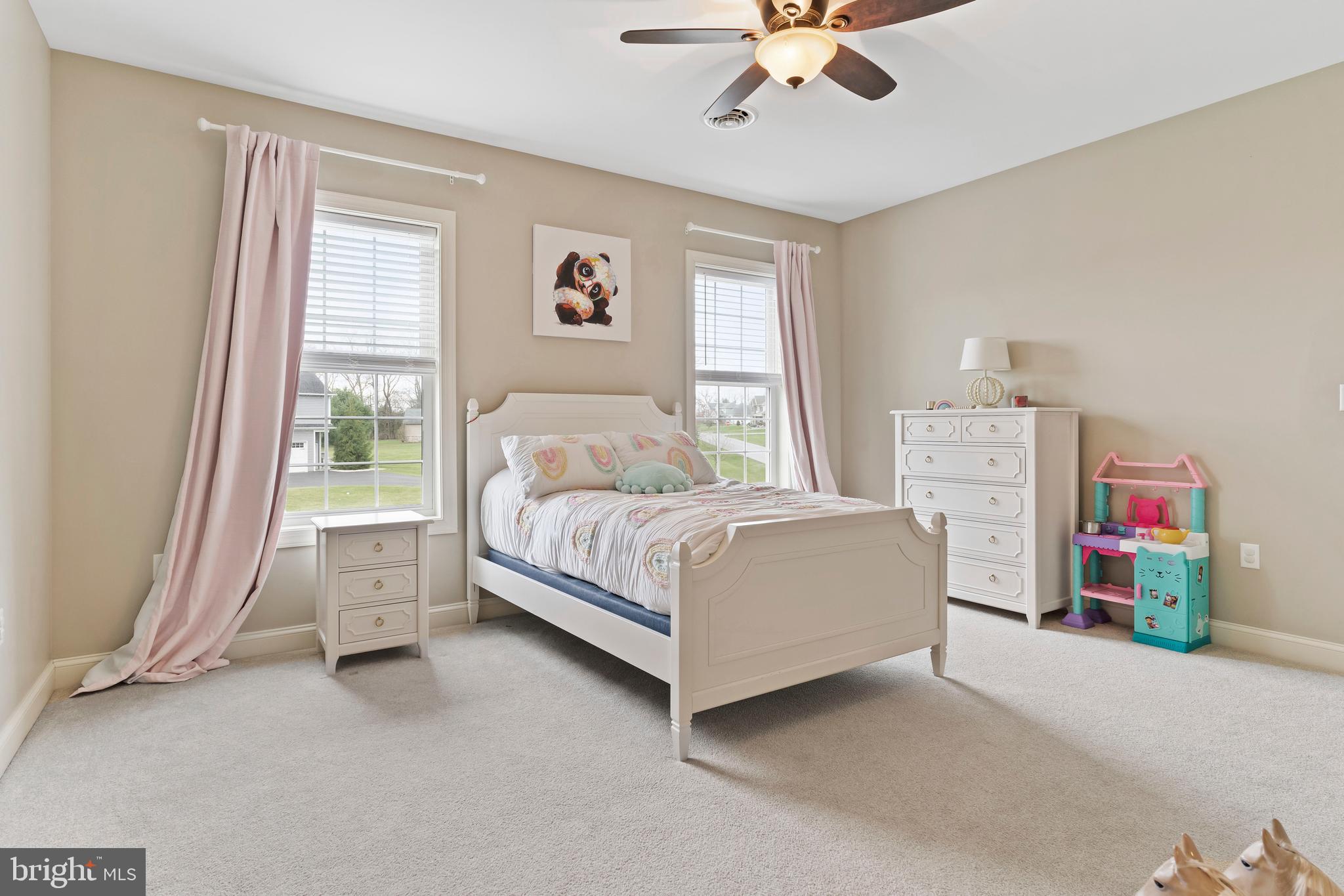 HILLSIDE FARMS - Residential