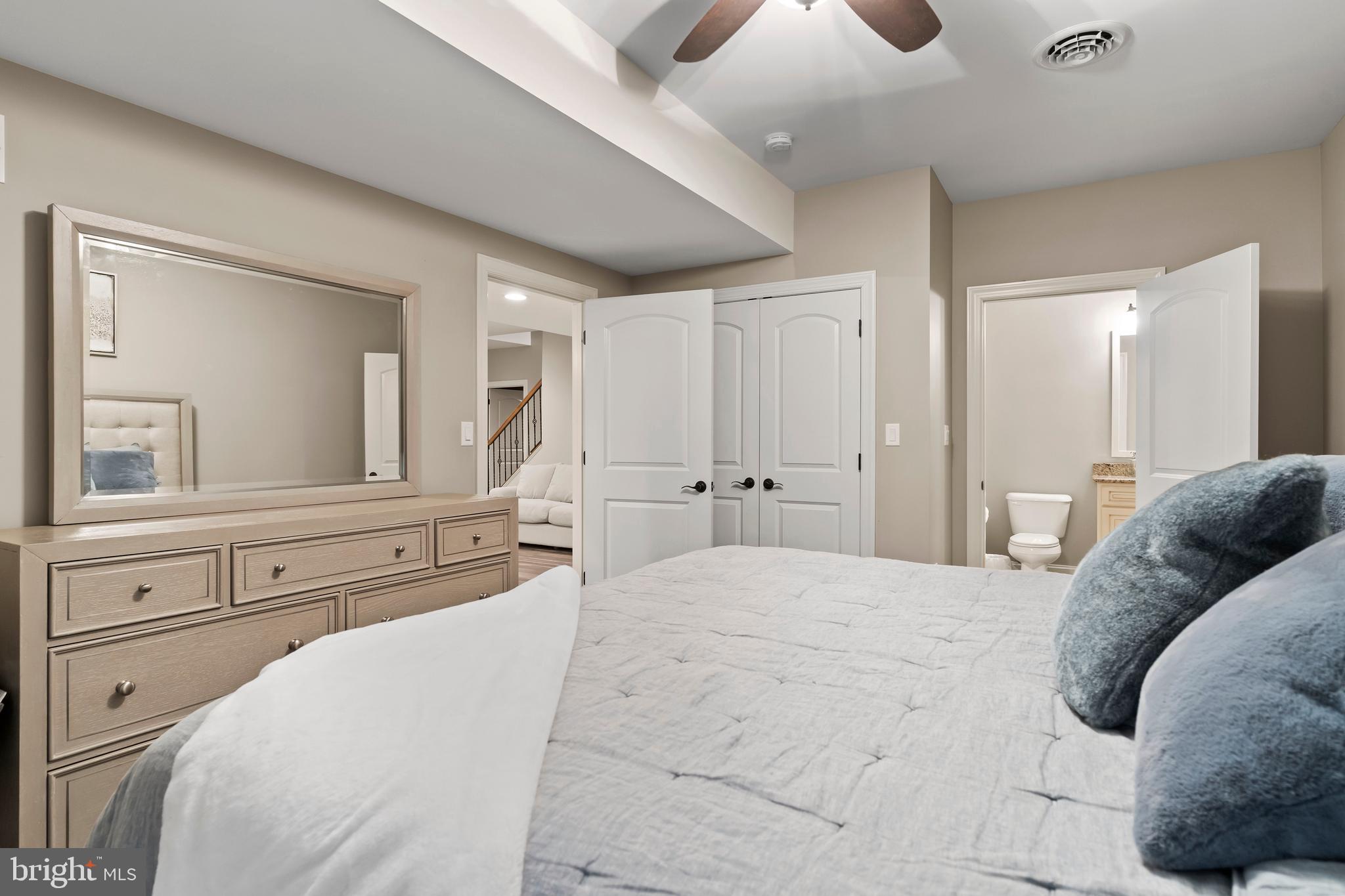 HILLSIDE FARMS - Residential