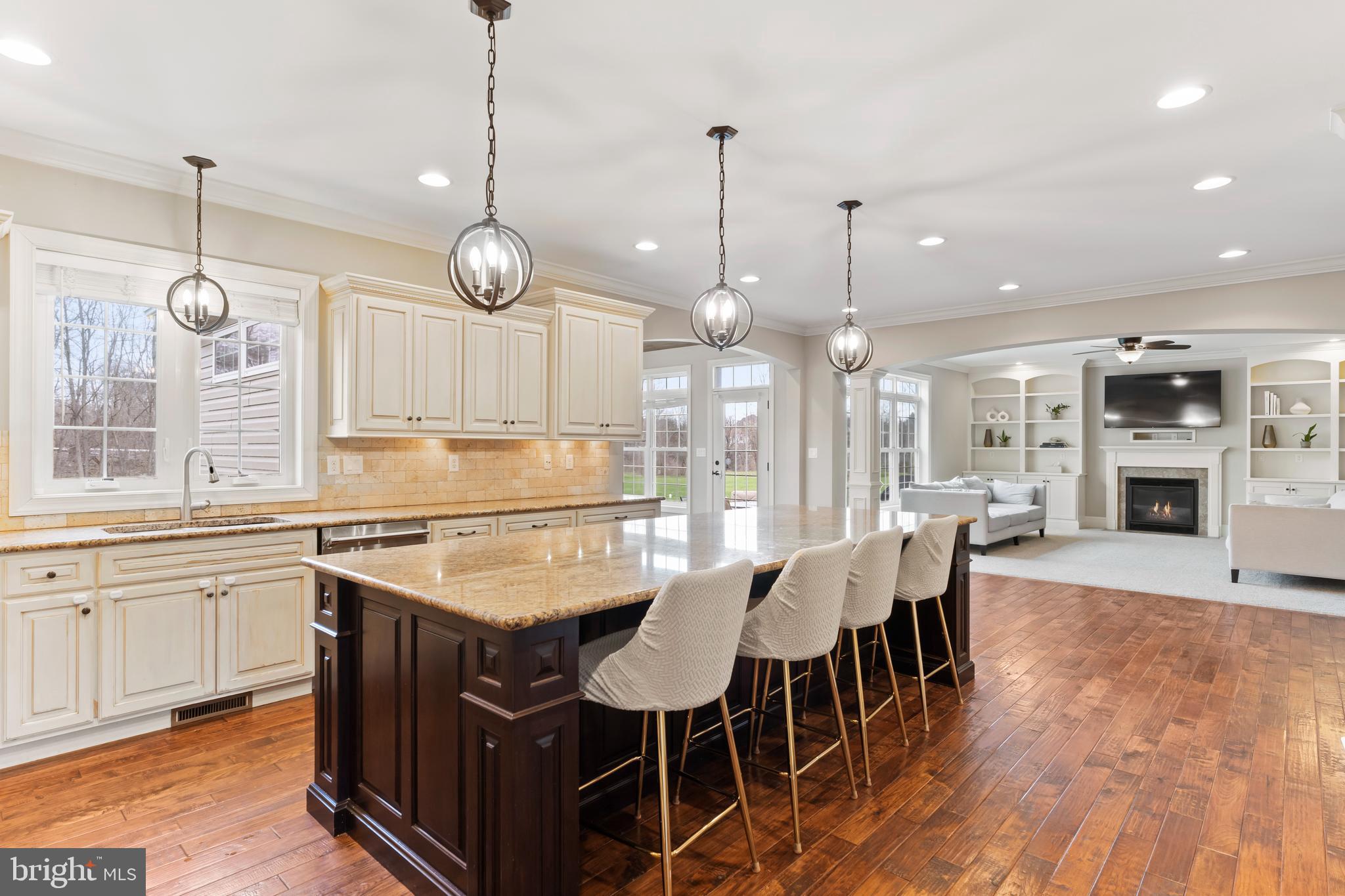 HILLSIDE FARMS - Residential