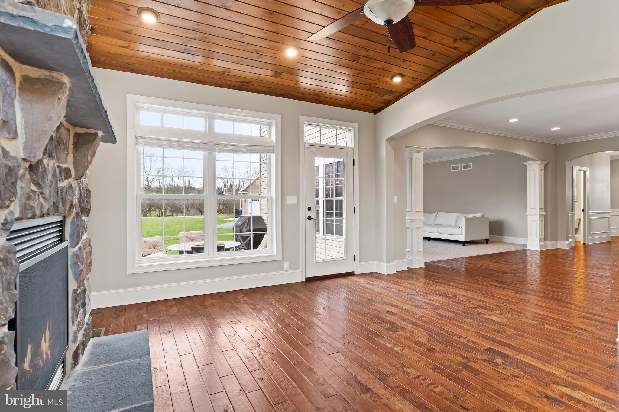 HILLSIDE FARMS - Residential