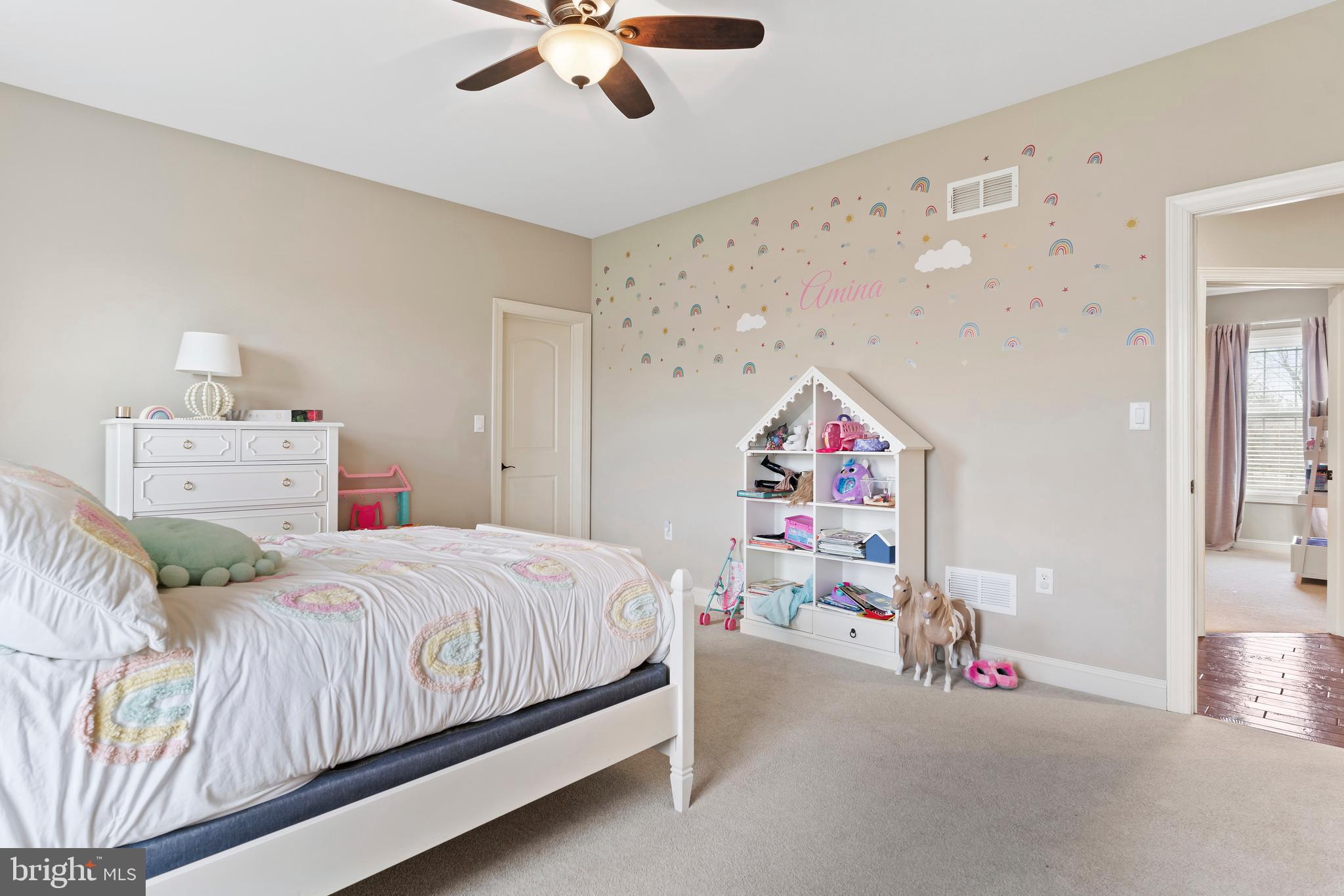 HILLSIDE FARMS - Residential