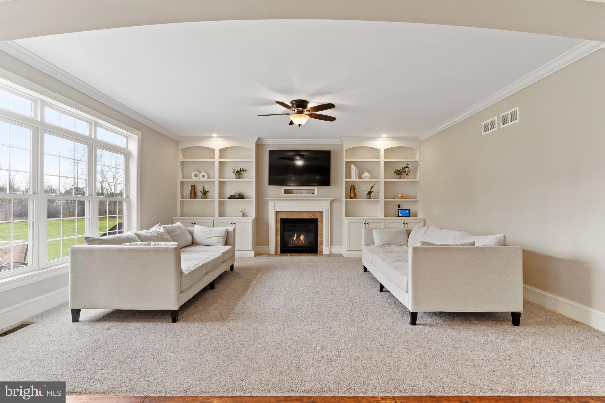 HILLSIDE FARMS - Residential