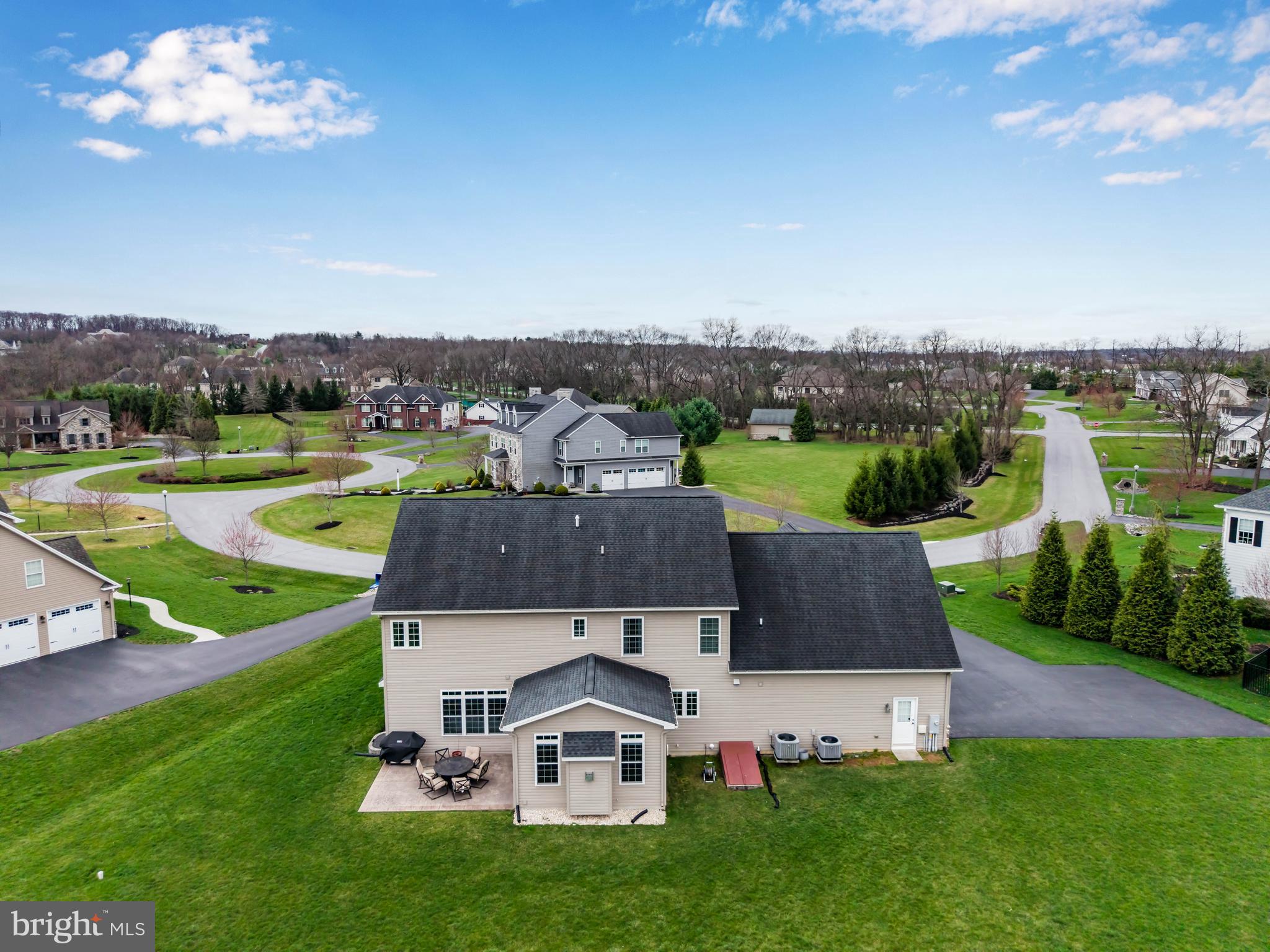 HILLSIDE FARMS - Residential