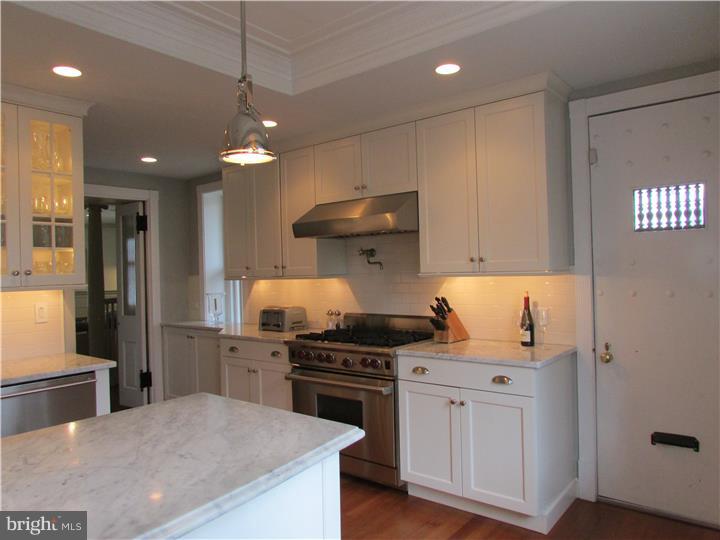 CHESTNUT HILL - Residential