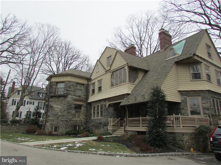 CHESTNUT HILL - Residential
