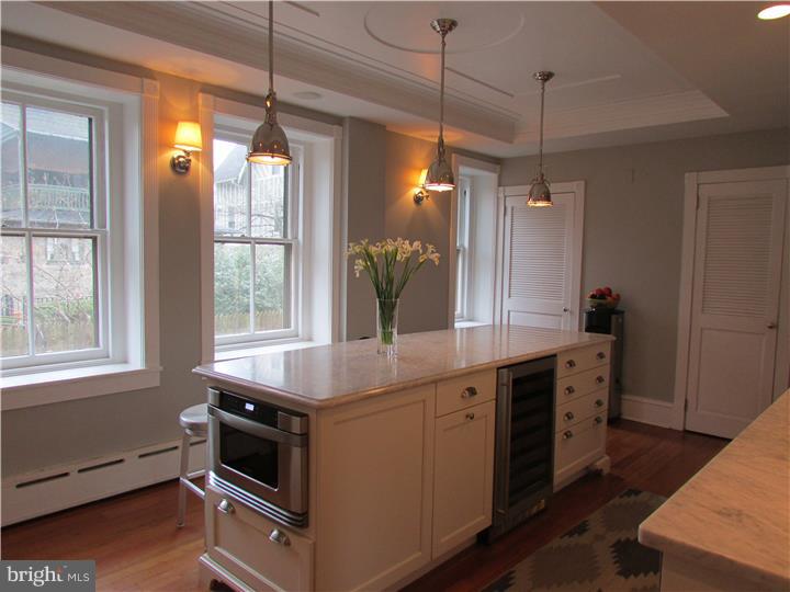 CHESTNUT HILL - Residential