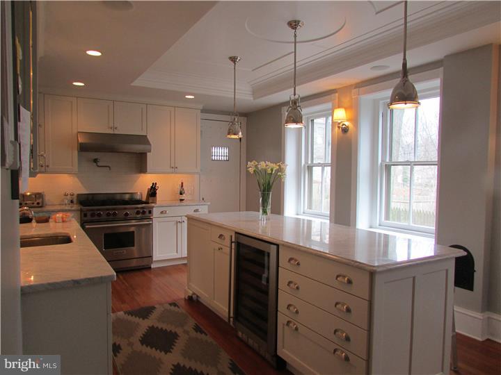 CHESTNUT HILL - Residential