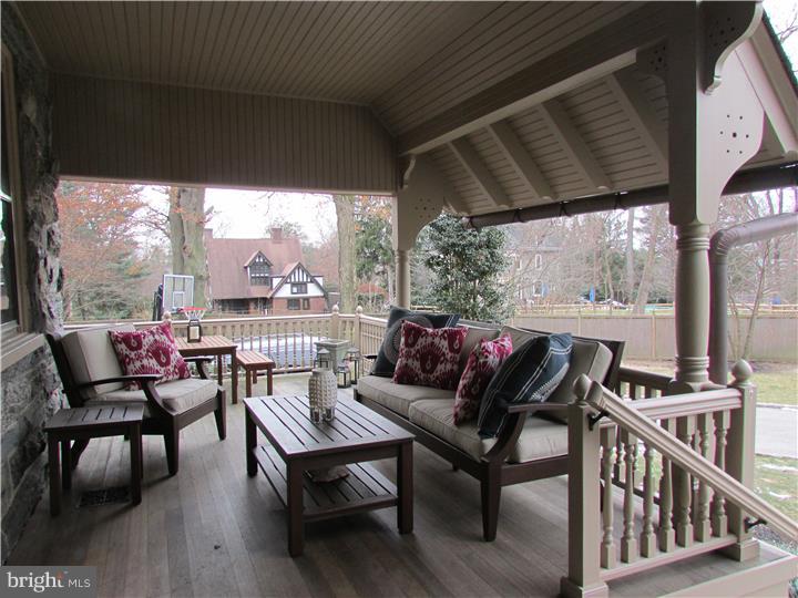 CHESTNUT HILL - Residential