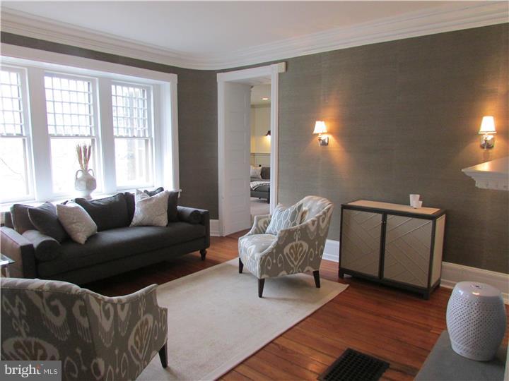 CHESTNUT HILL - Residential