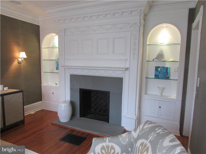 CHESTNUT HILL - Residential