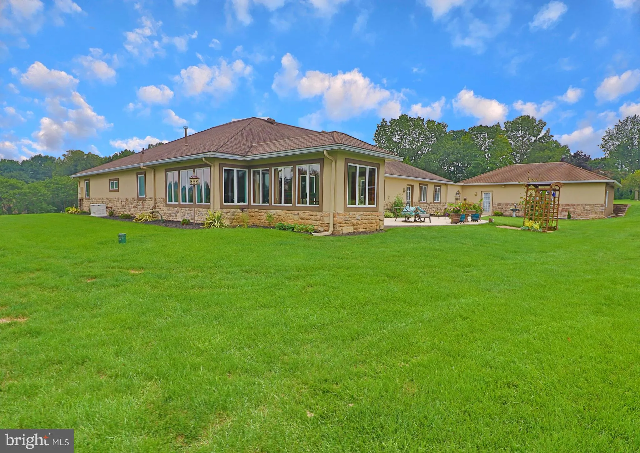 Lancaster, Pennsylvania 17603, United States, 4 Bedrooms Bedrooms, ,3 BathroomsBathrooms,Residential,Active,188897