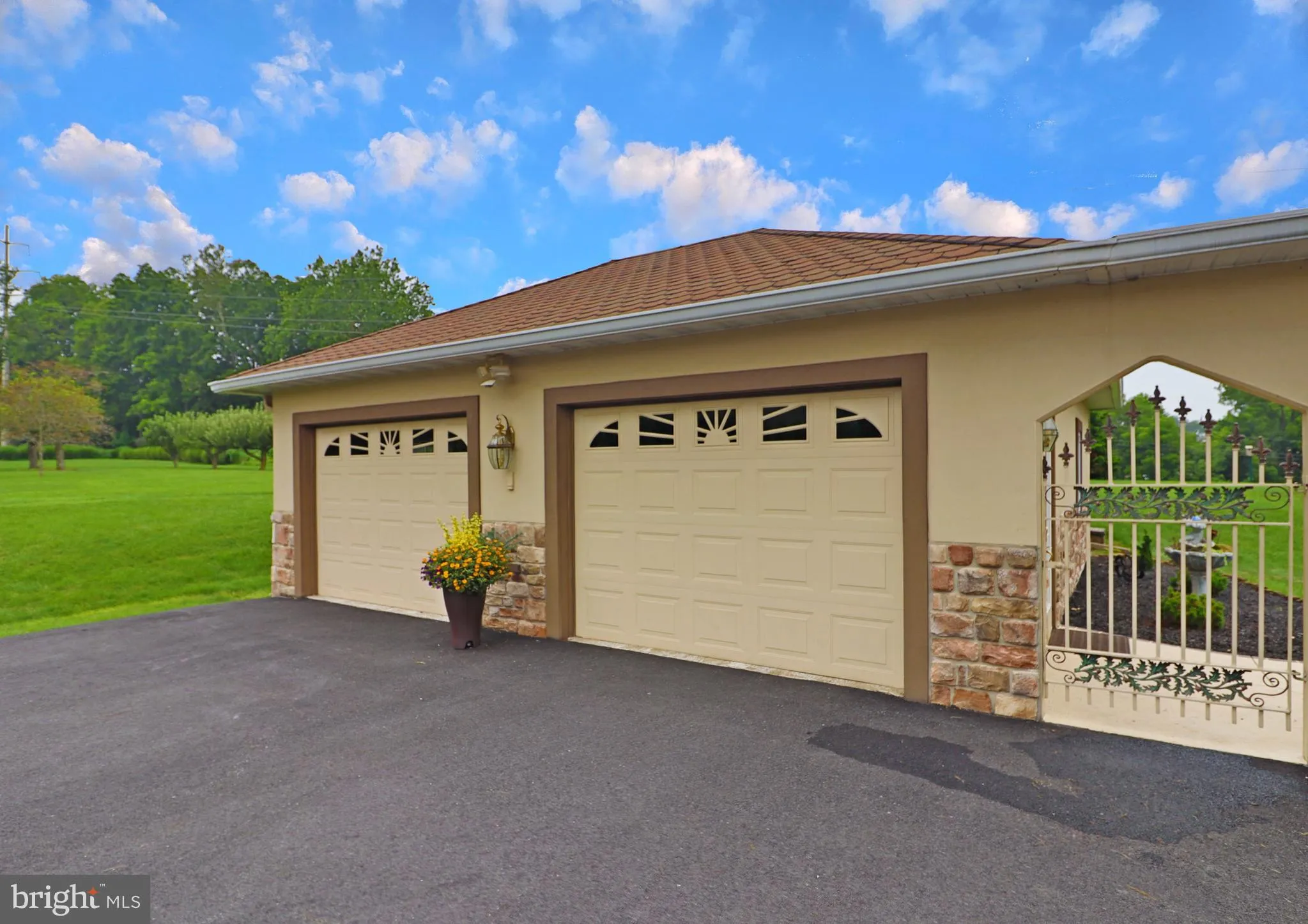 Lancaster, Pennsylvania 17603, United States, 4 Bedrooms Bedrooms, ,3 BathroomsBathrooms,Residential,Active,188897