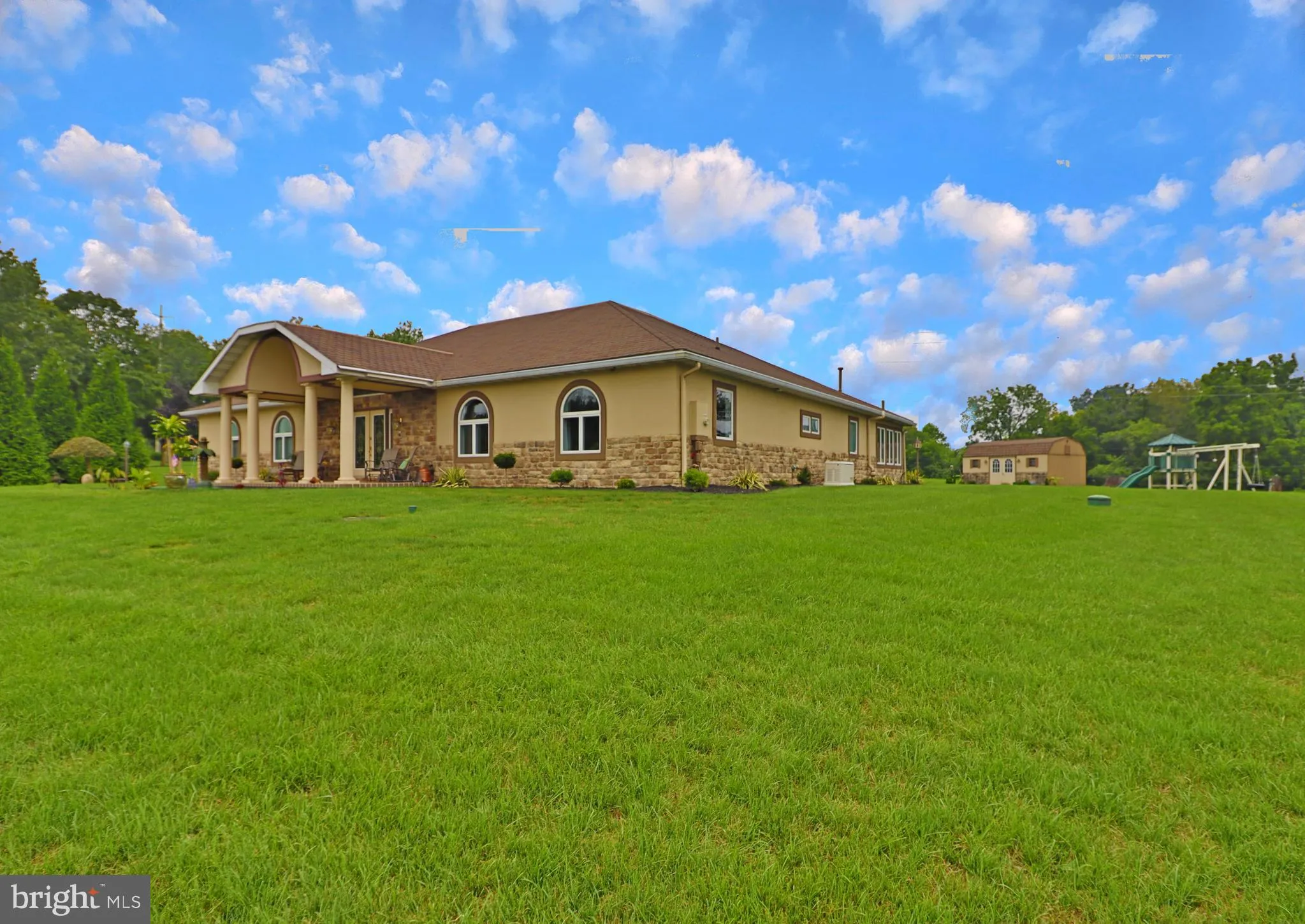 Lancaster, Pennsylvania 17603, United States, 4 Bedrooms Bedrooms, ,3 BathroomsBathrooms,Residential,Active,188897