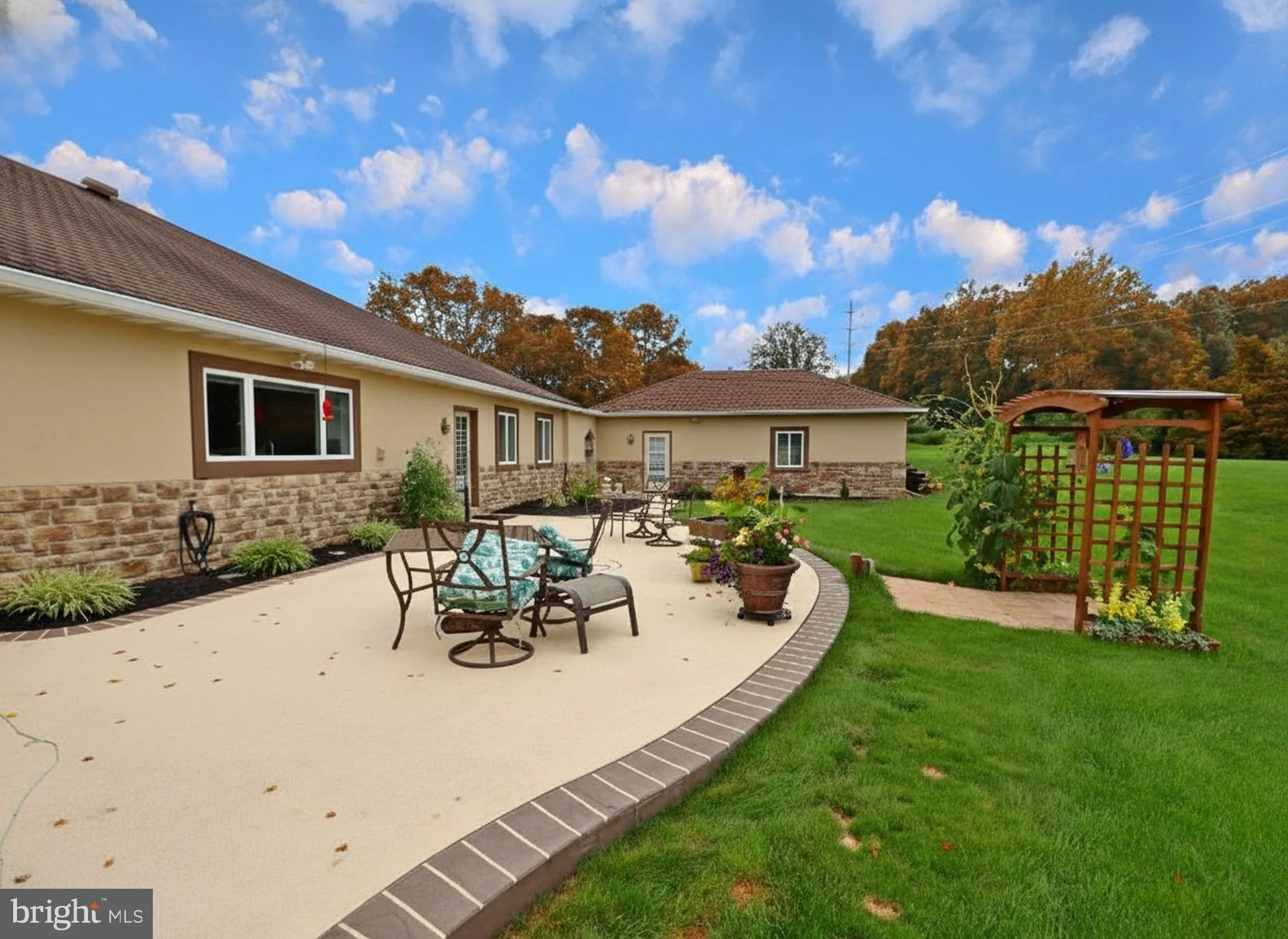 Lancaster, Pennsylvania 17603, United States, 4 Bedrooms Bedrooms, ,3 BathroomsBathrooms,Residential,Active,188897