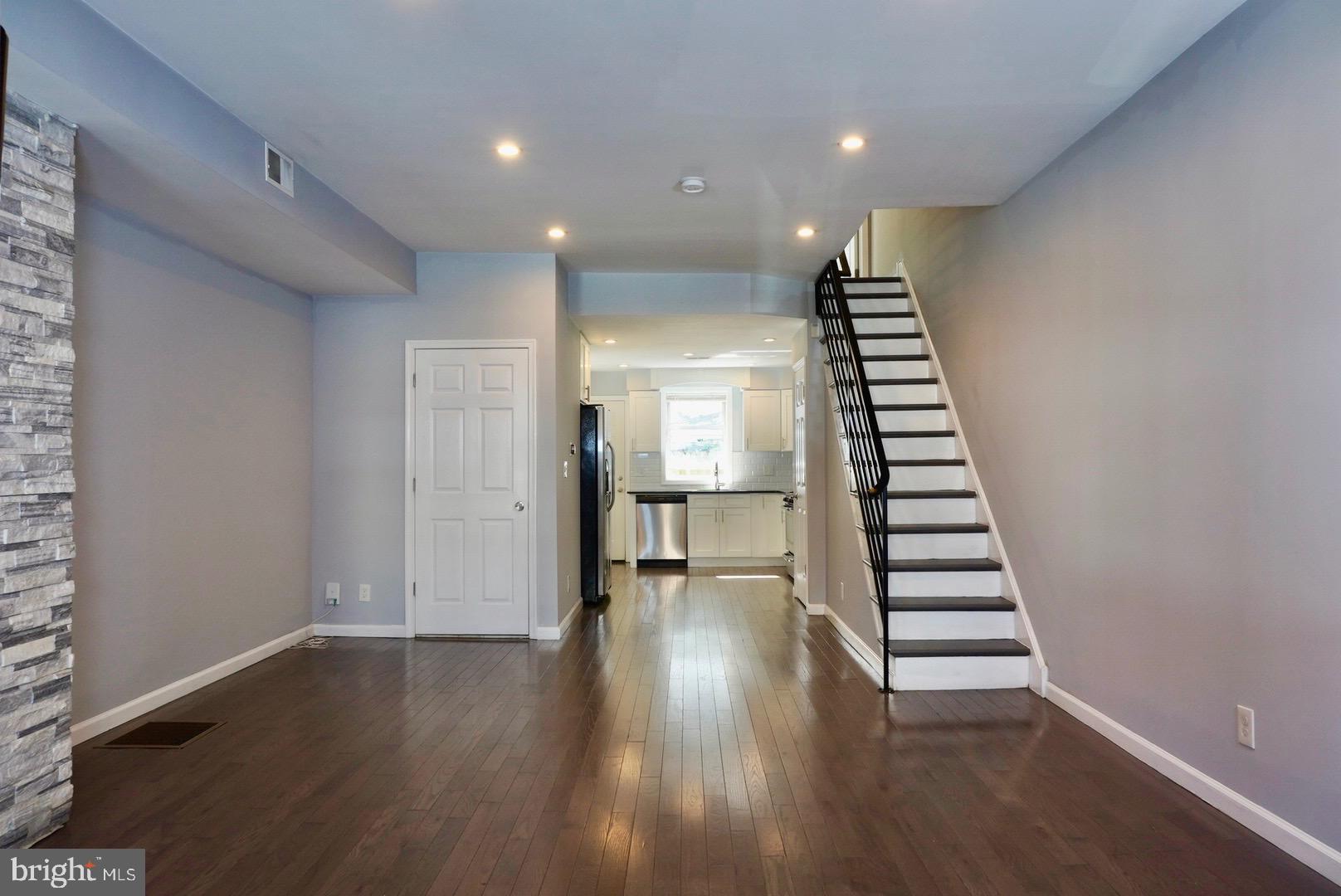 POINT BREEZE - Residential