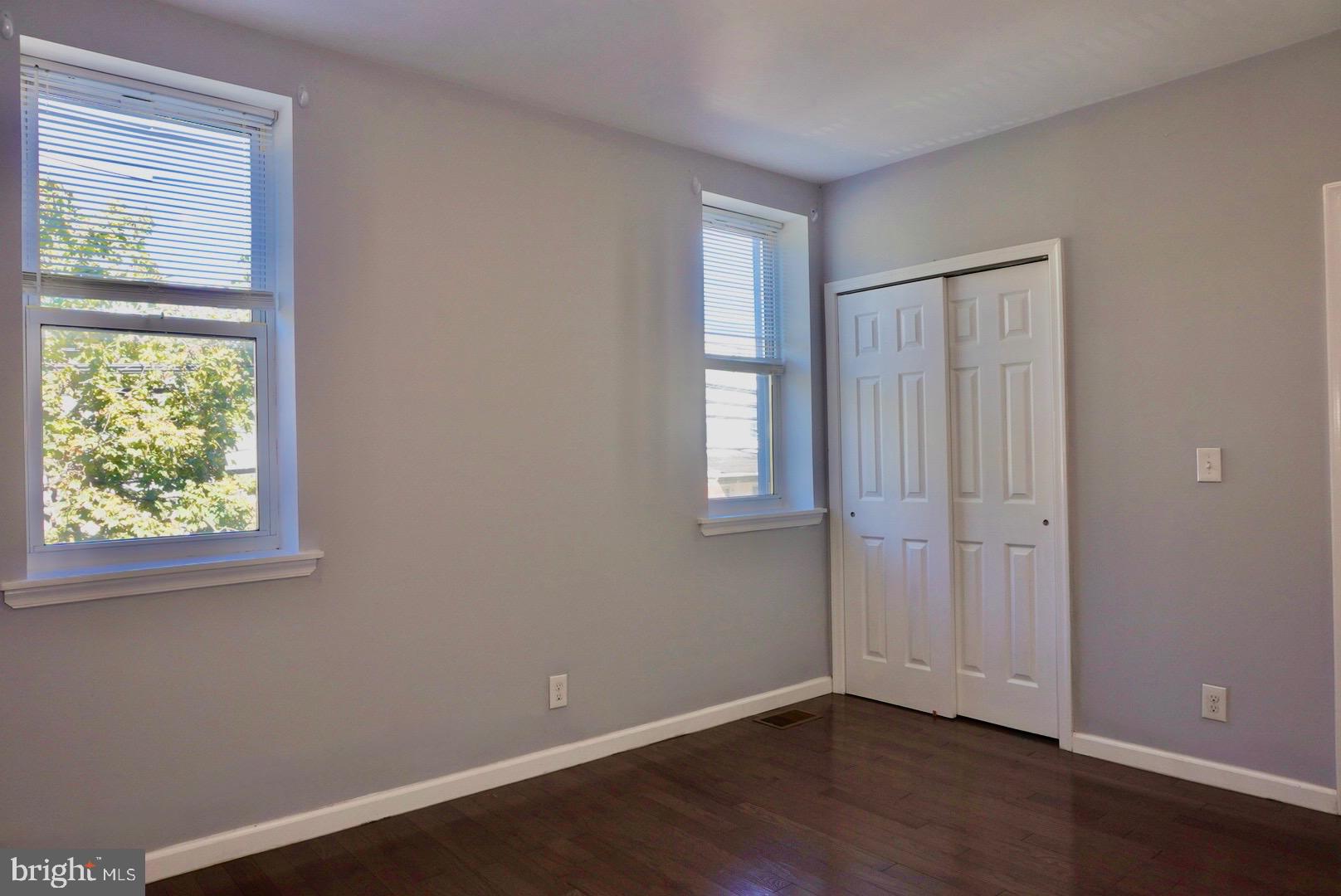 POINT BREEZE - Residential