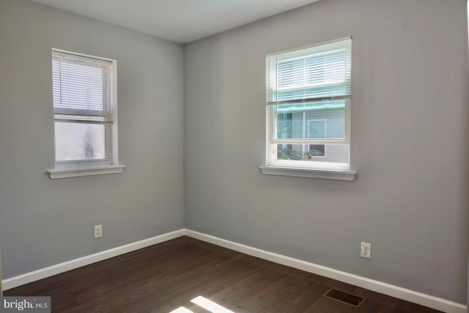 POINT BREEZE - Residential