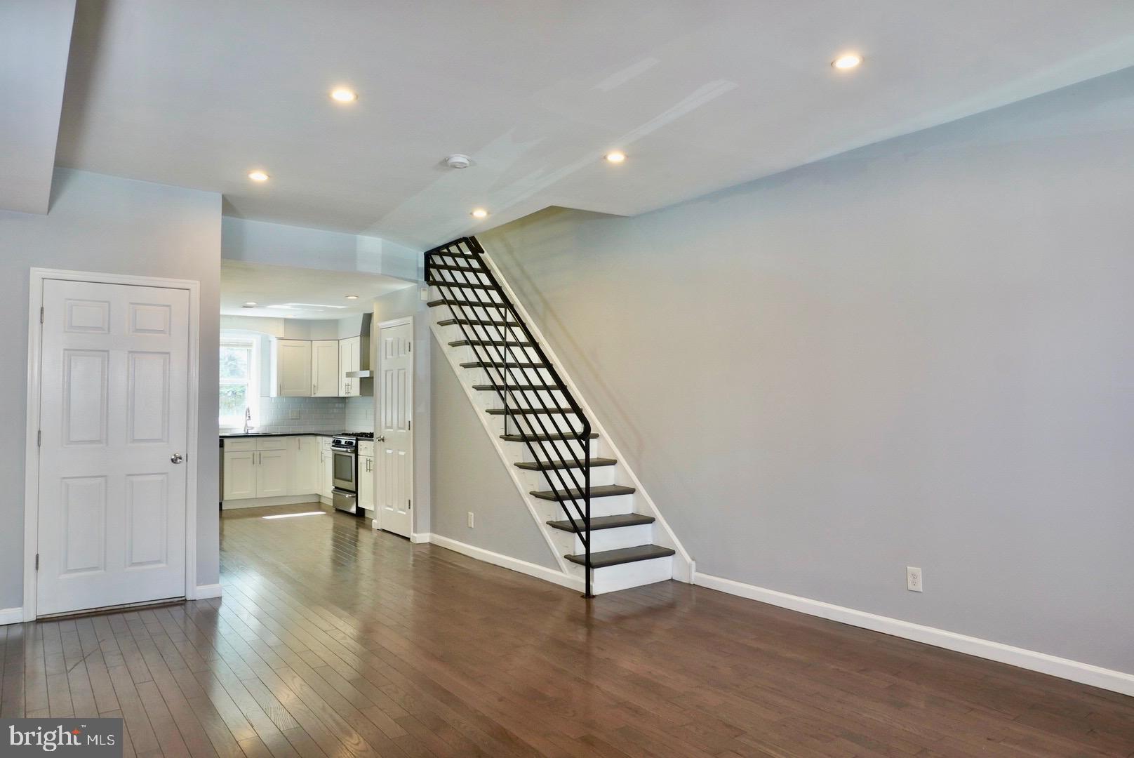 POINT BREEZE - Residential