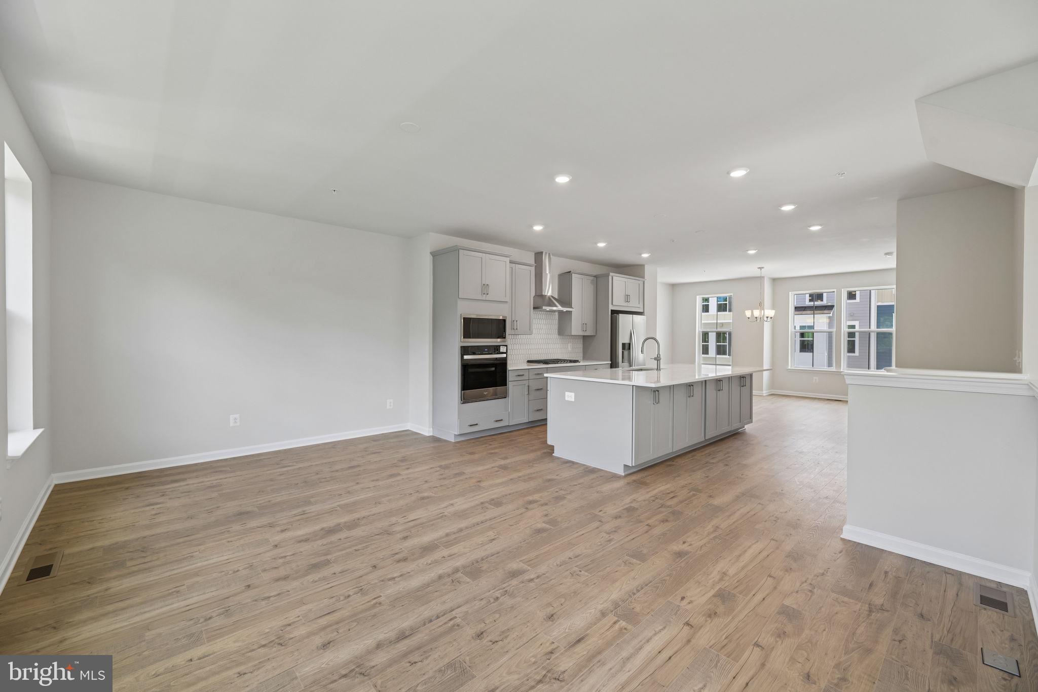 9738 GAELIC PLACE