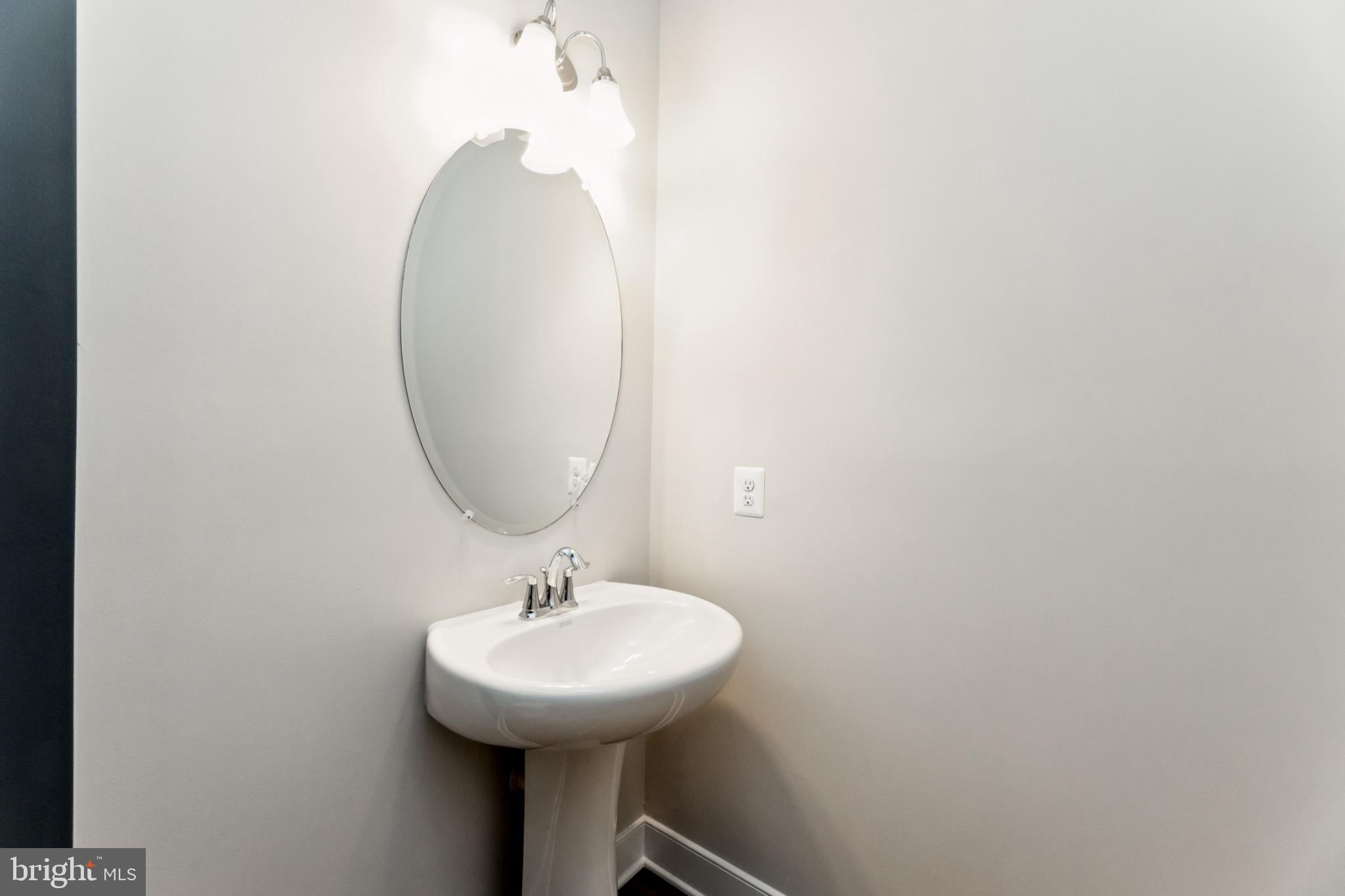 9738 GAELIC PLACE