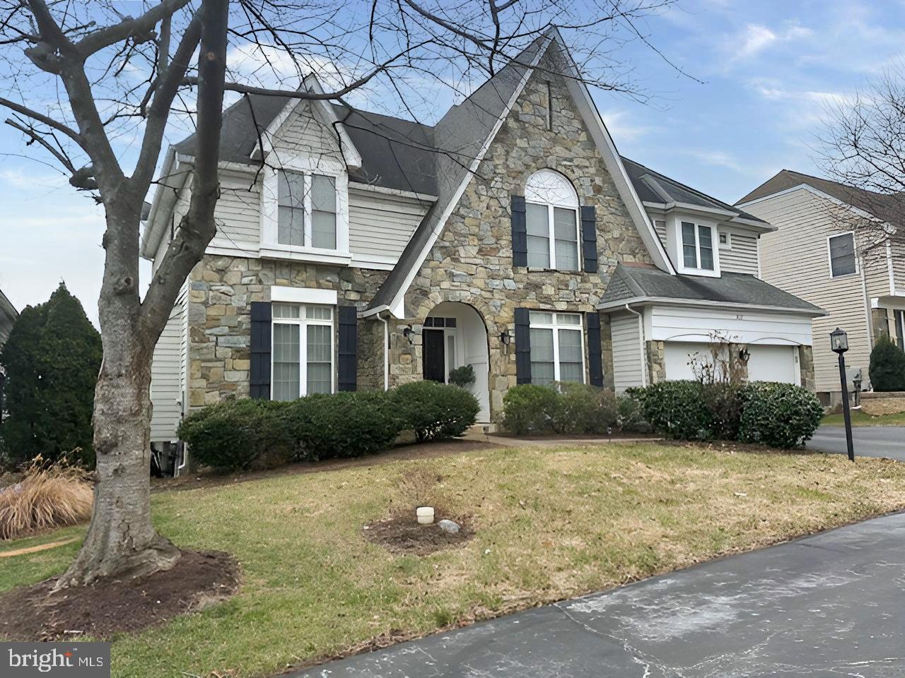 2621 BEAR DEN ROAD
